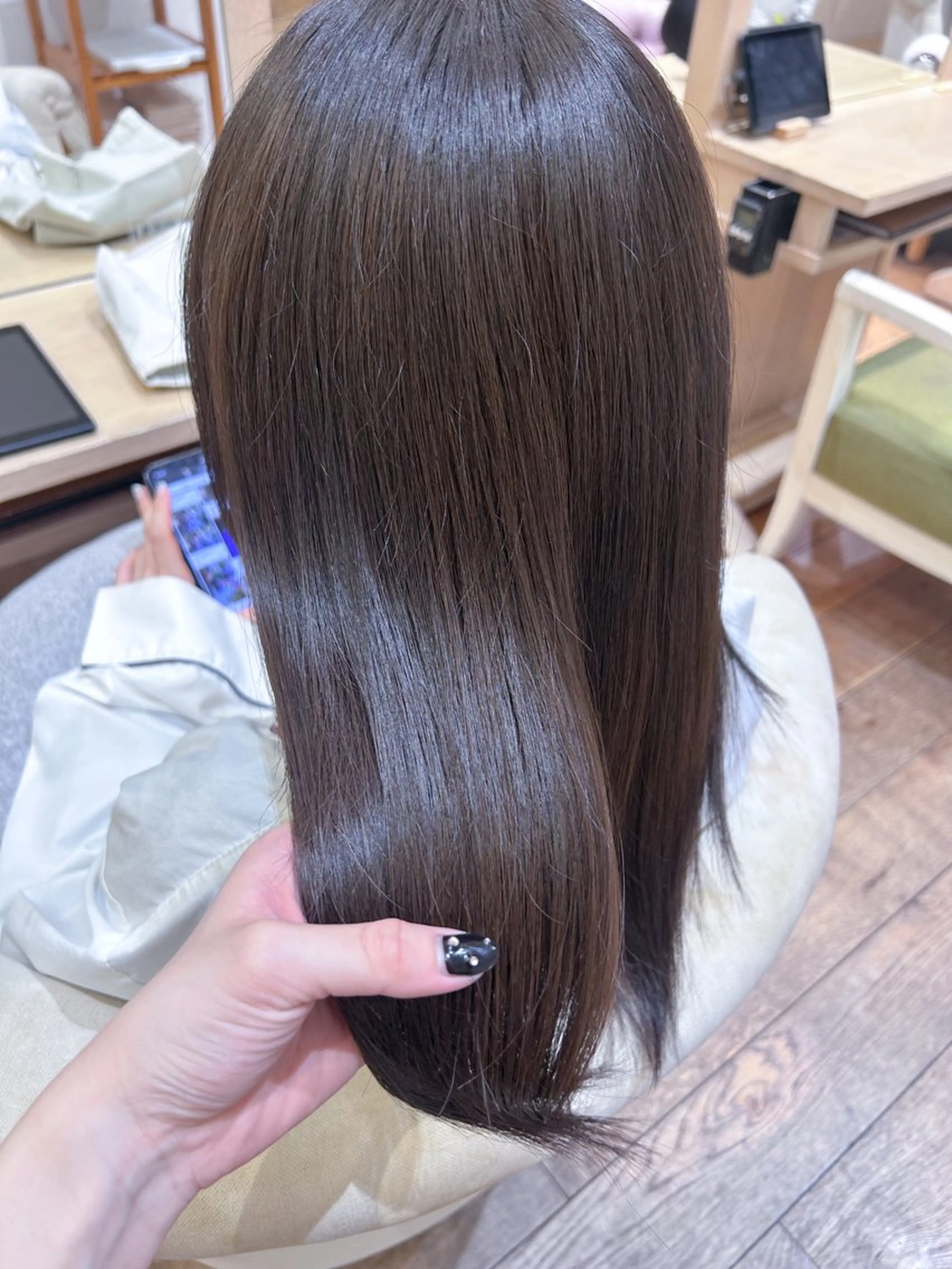 カラー 透明感カラー 市吉 杏奈のヘアスタイル