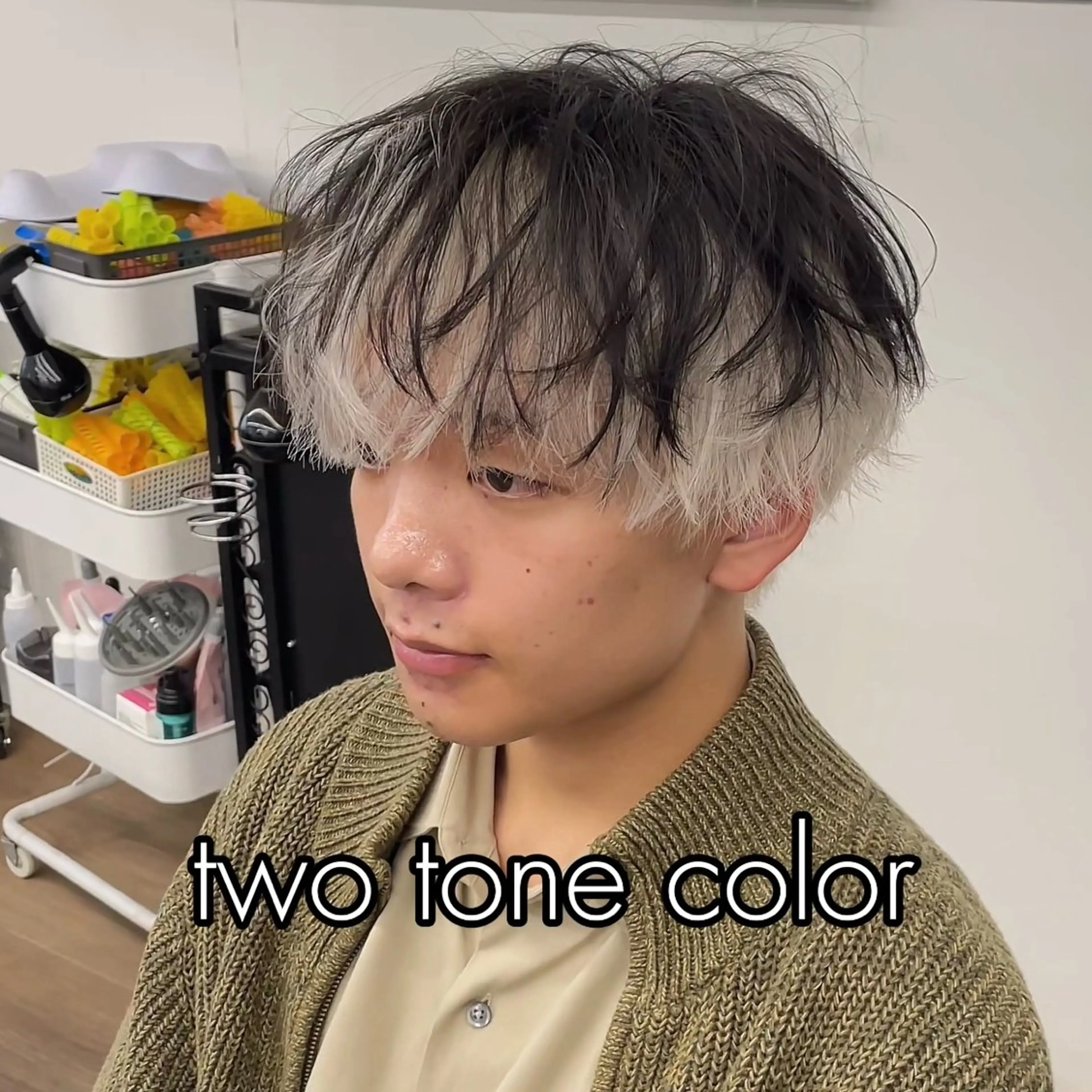 ショート ツートーンカラー ハイライト 韓国風ヘア レイヤーカット ショートヘア 🫧 下島友弥 【メンズ特化美容師】のヘアスタイル