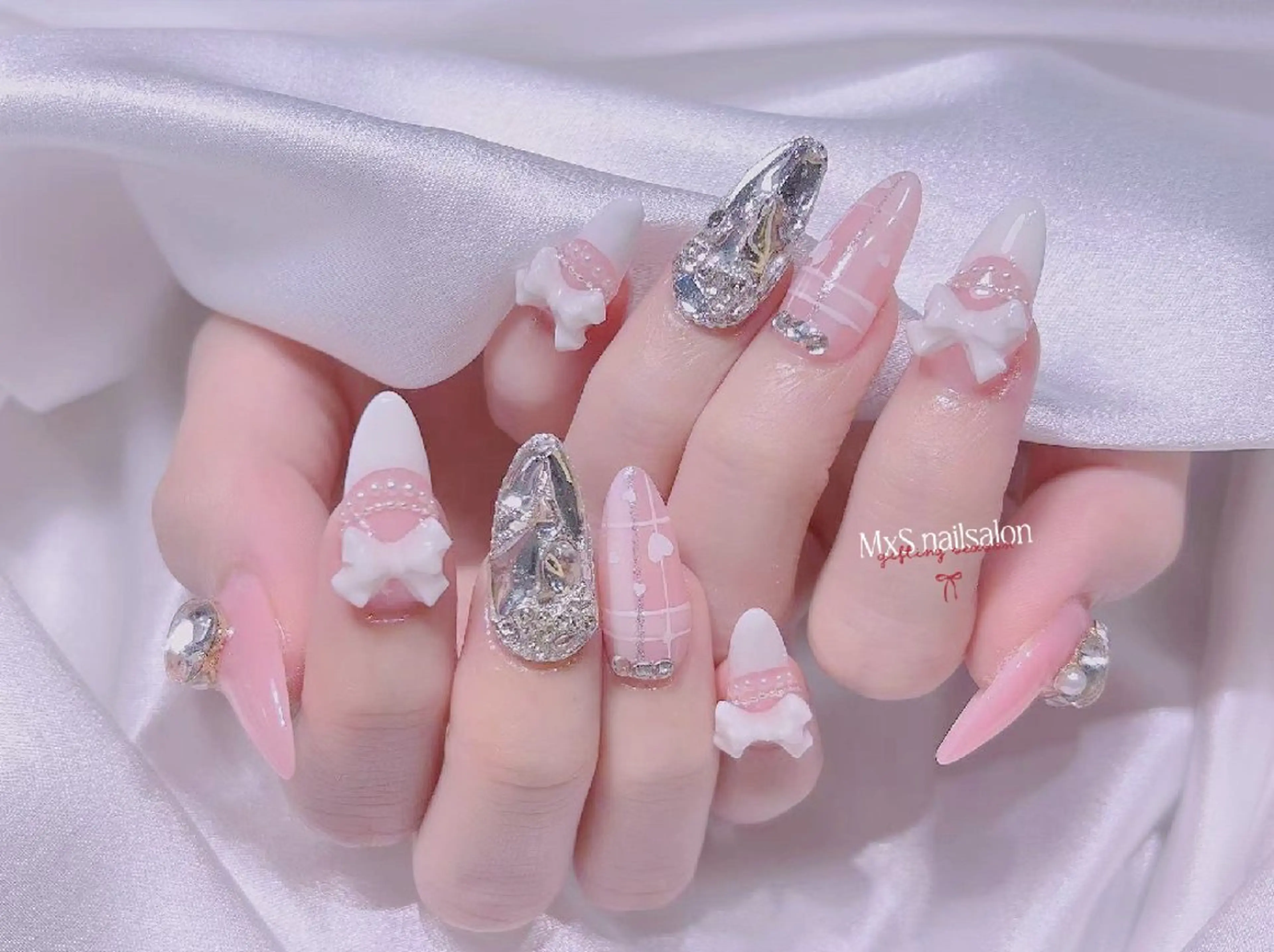 ネイル ハンドネイル ハンドケア MxS Nail(長さだし/フィルイン/マグネット/韓国ネイル/ワンホンネイル/ワンカラー)所属・MxS リィリィのネイルデザイン