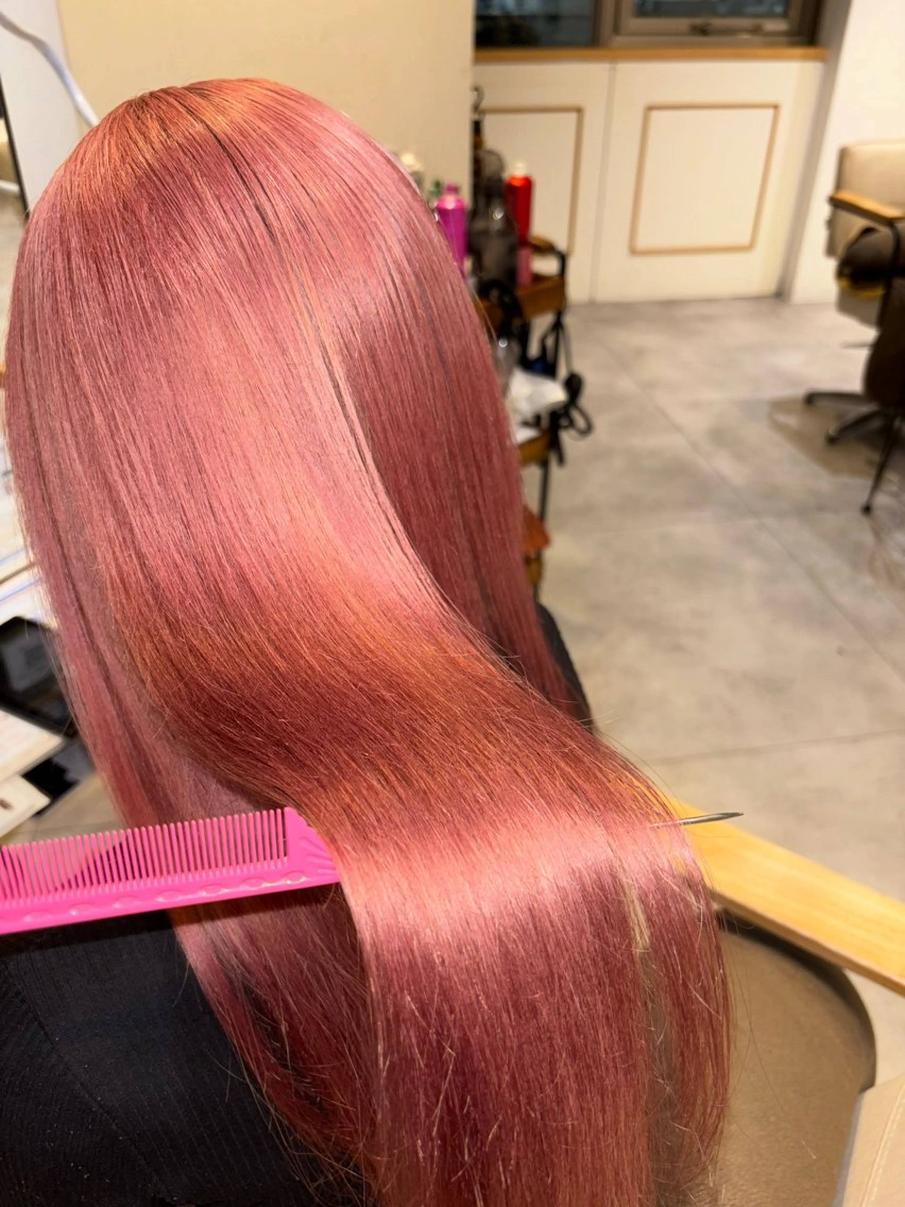 ロング カラー ベージュカラー ブリーチ ケアブリーチ ダブルカラー ハイトーンカラー 肌に馴染むハイトーン /ミルクティーカラーのヘアスタイル