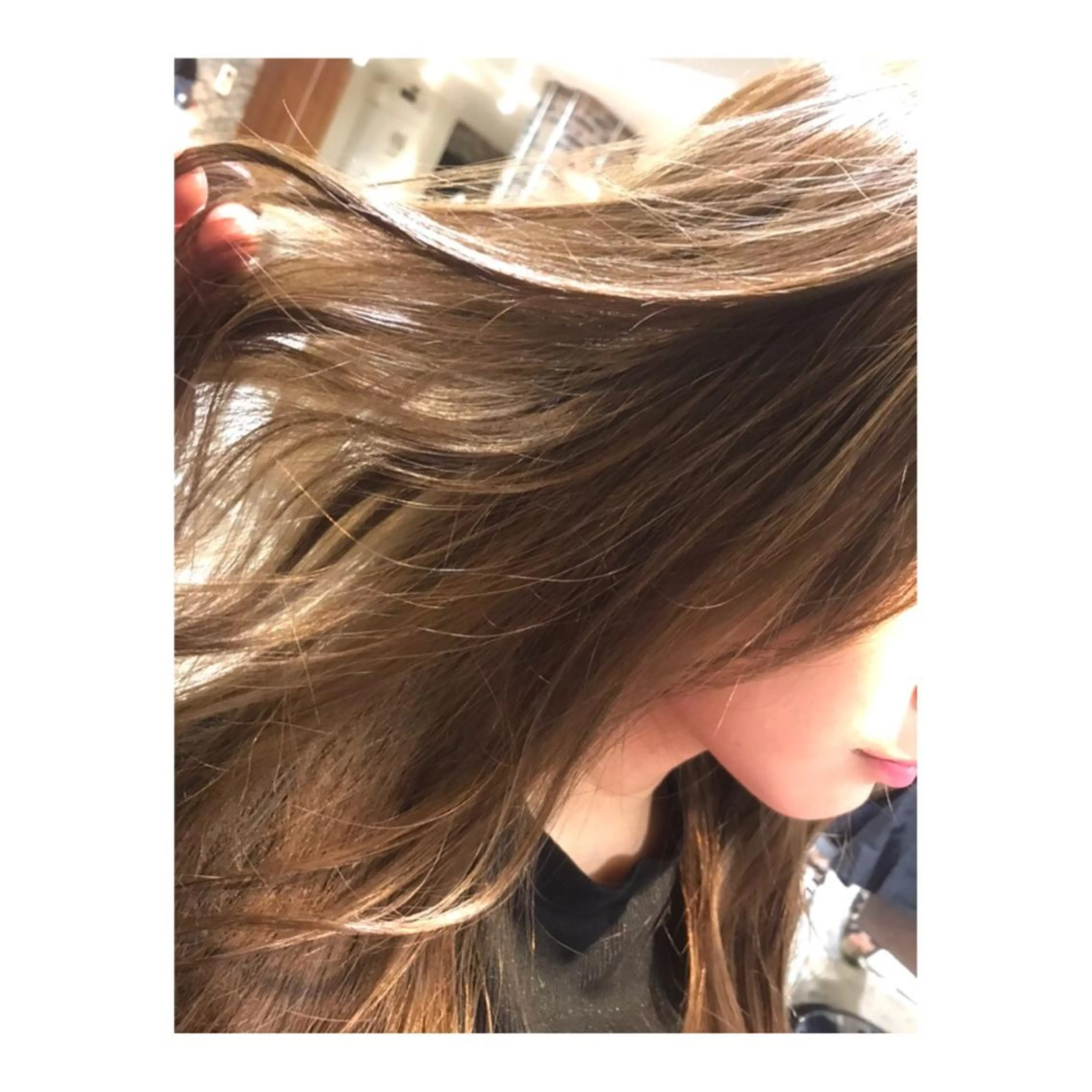 ロング カラー アッシュ ブリーチ 透明感カラー ブリーチなしカラー 竹嶌 健吾のヘアスタイル