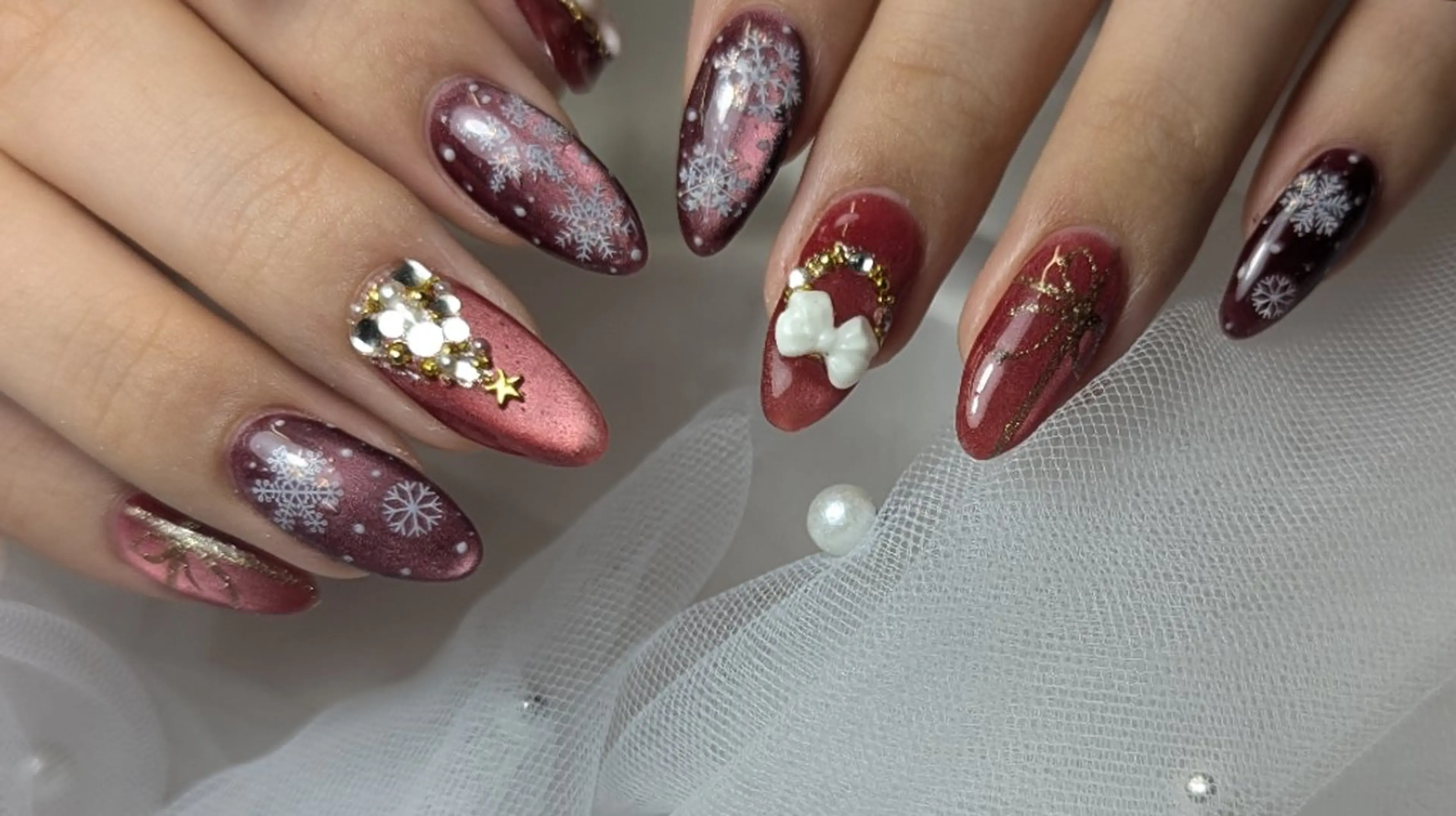ネイル 冬ネイル クリスマス ハンドネイル Nail SIRANGANAのネイルデザイン