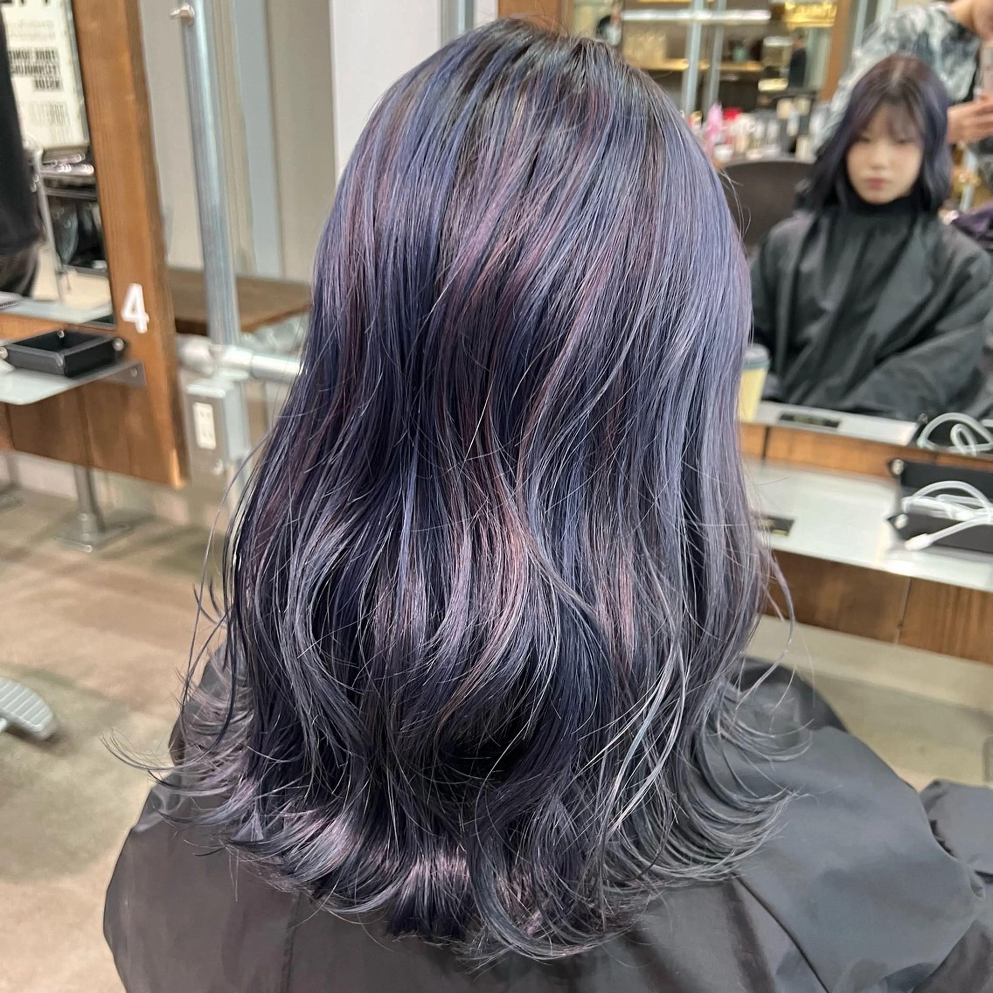 セミロング カラー ブルーカラー ハイライトカラー ピンクカラー ハイライト 透明感カラー/レイヤ ーhinata.のヘアスタイル