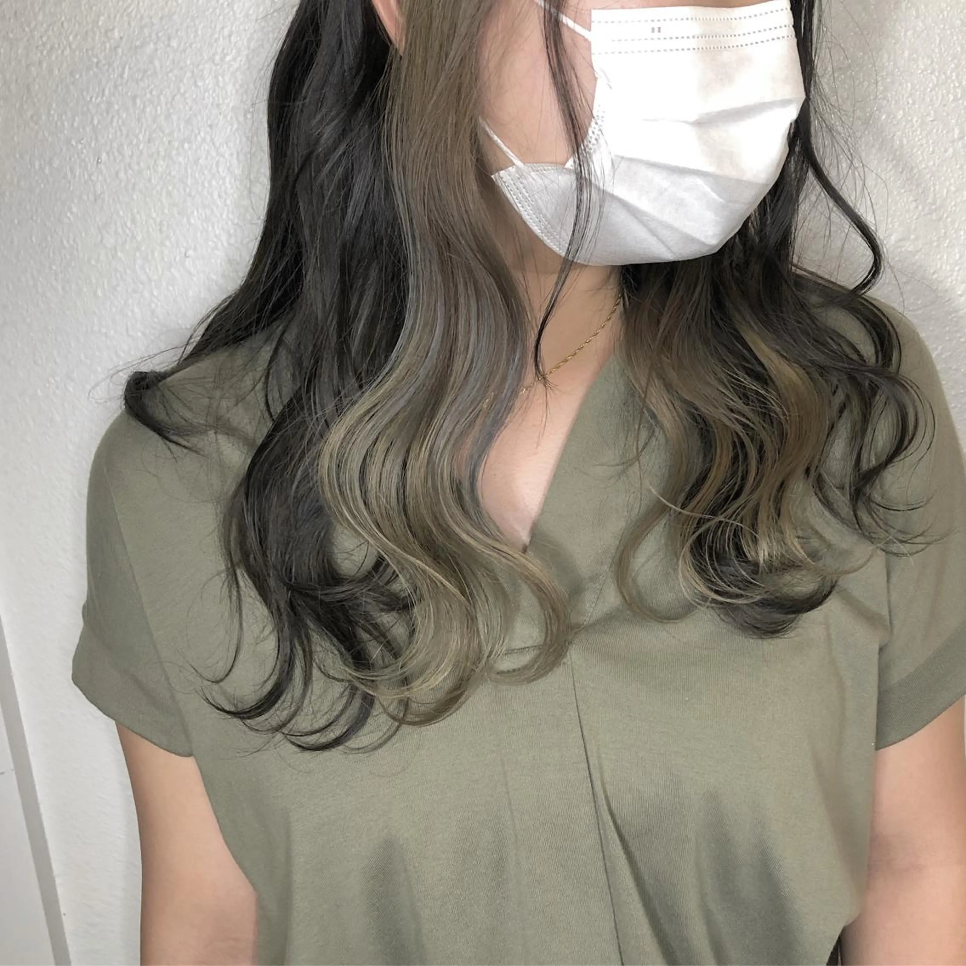 ロング カラー ブリーチ あさだ しゅうたろうのヘアスタイル