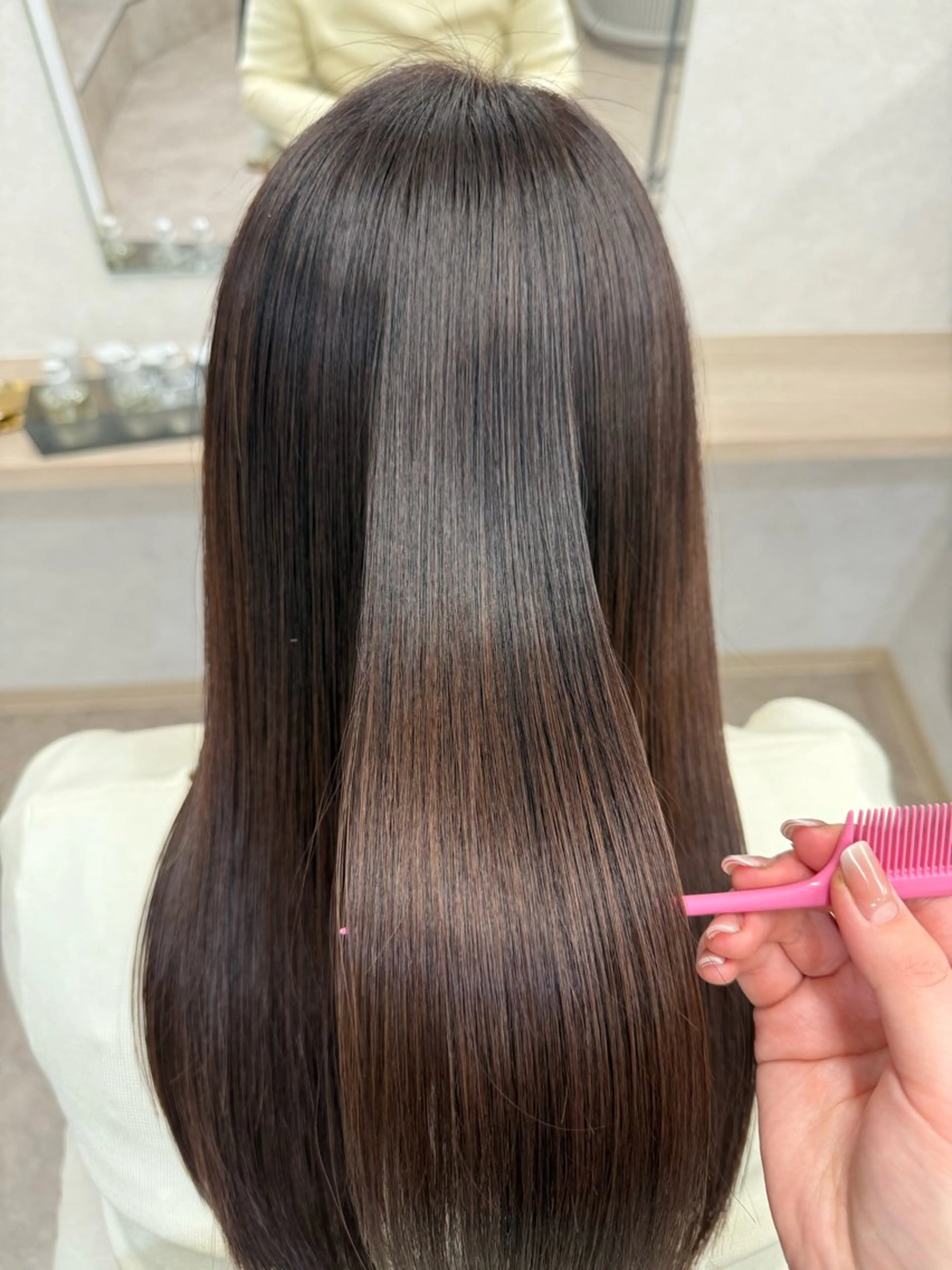 ロング カラー 炭屋 波音のヘアスタイル