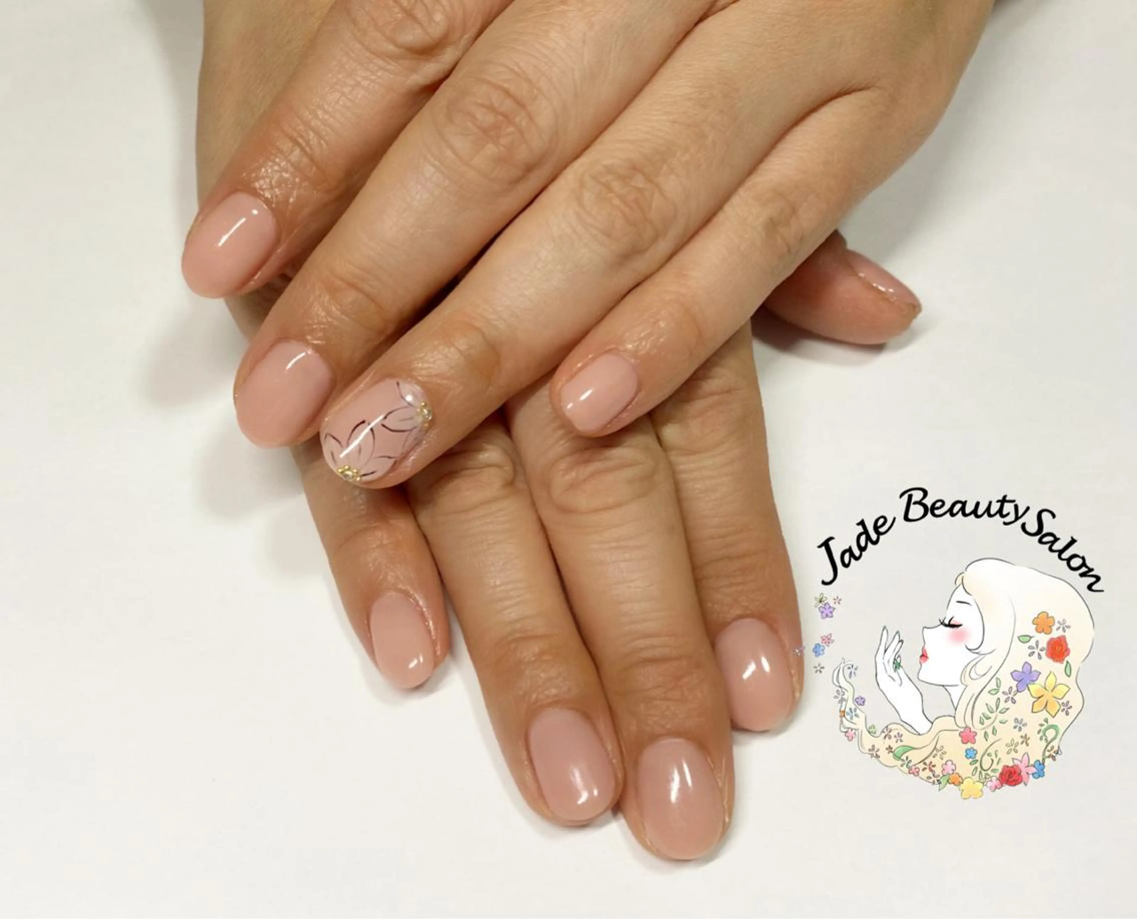 ショート ネイル フラワーネイル シンプルネイル JadeBeauty Salonのネイルデザイン