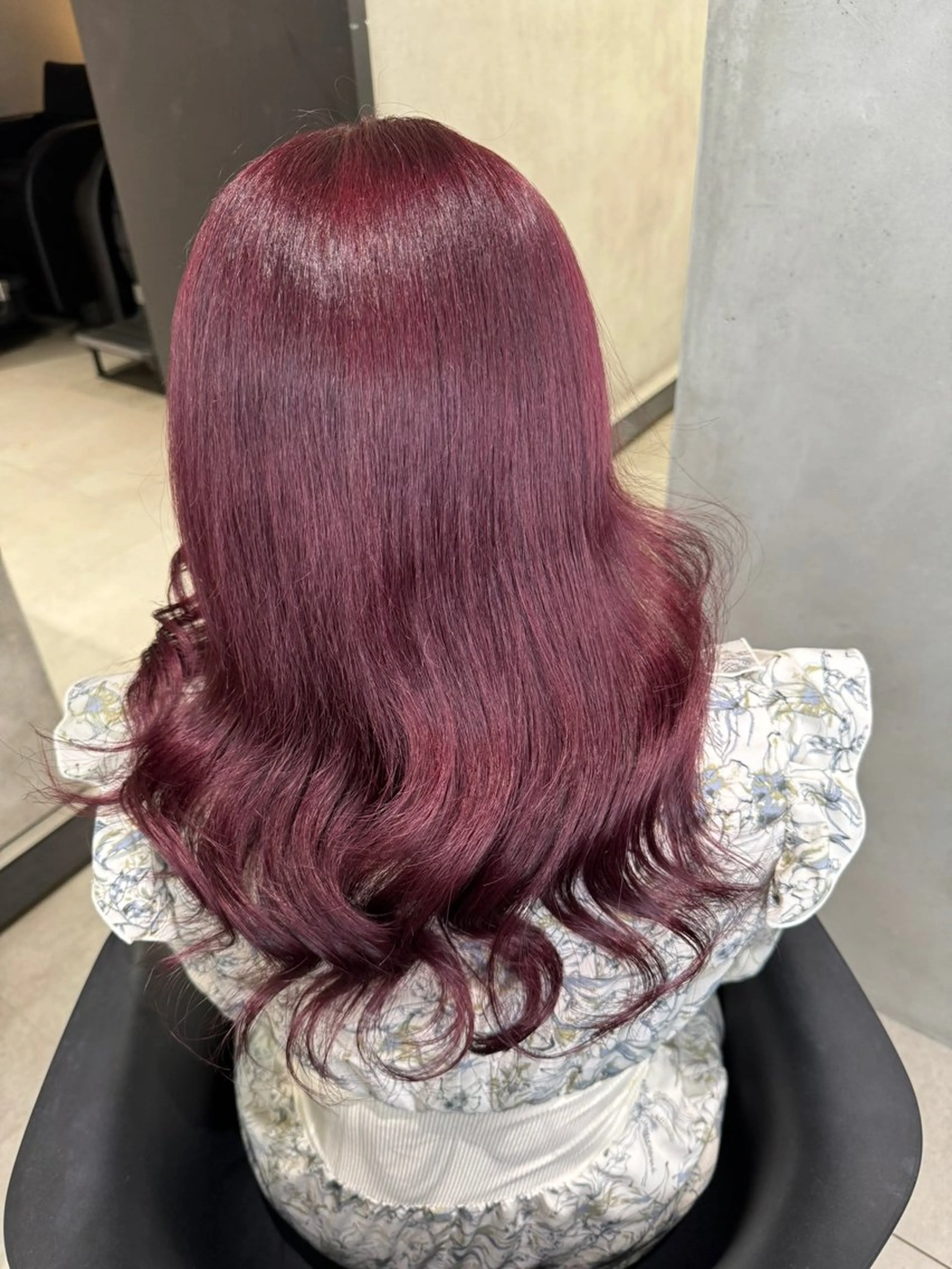 カラー 🇰🇷韓国風ハイ トーンKANA🖤のヘアスタイル