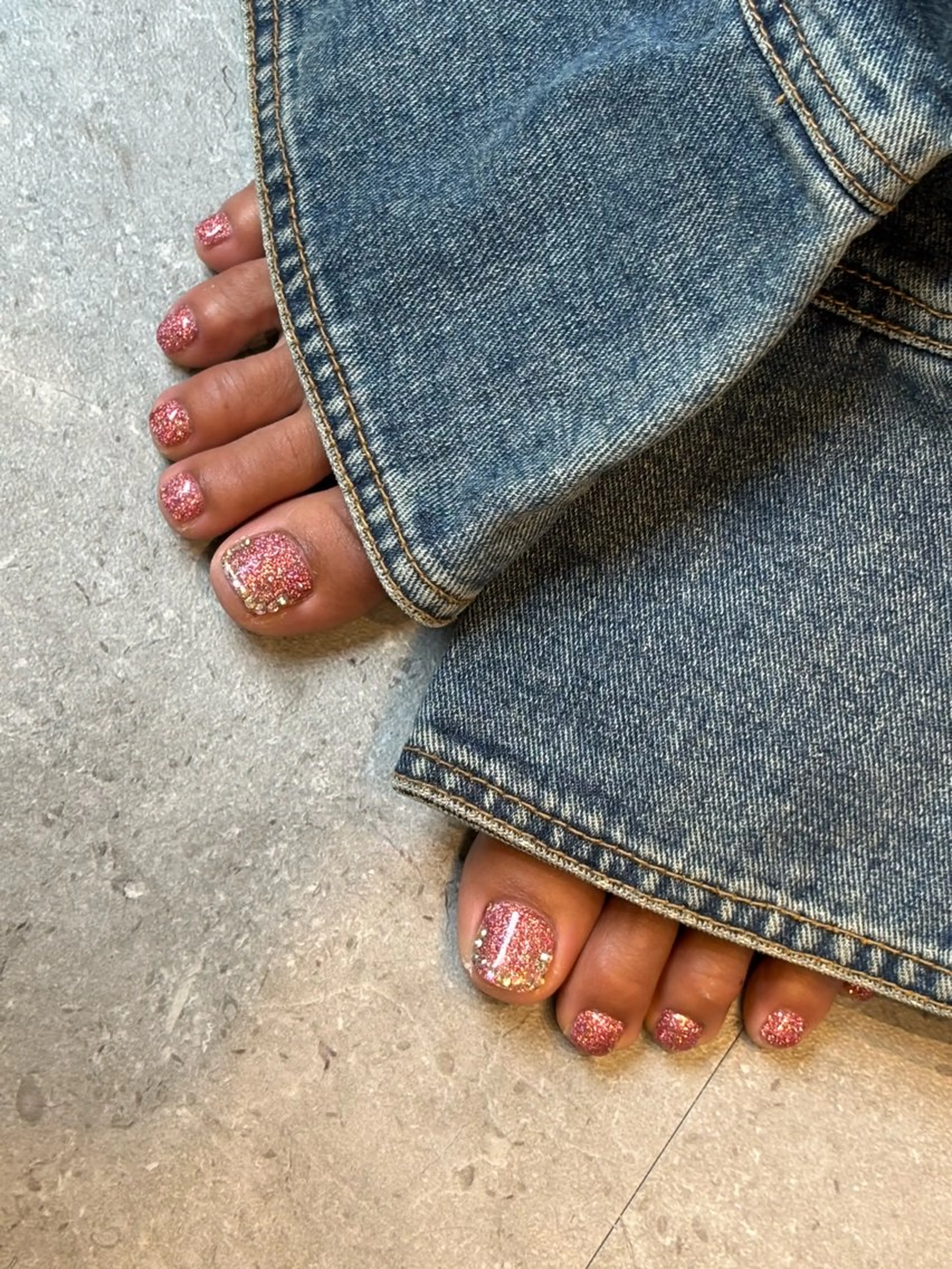 ネイル フットネイル ラメ(グリッター) ストーンネイル フットネイル 【ＯＲＧＡＮ】 nailのネイルデザイン