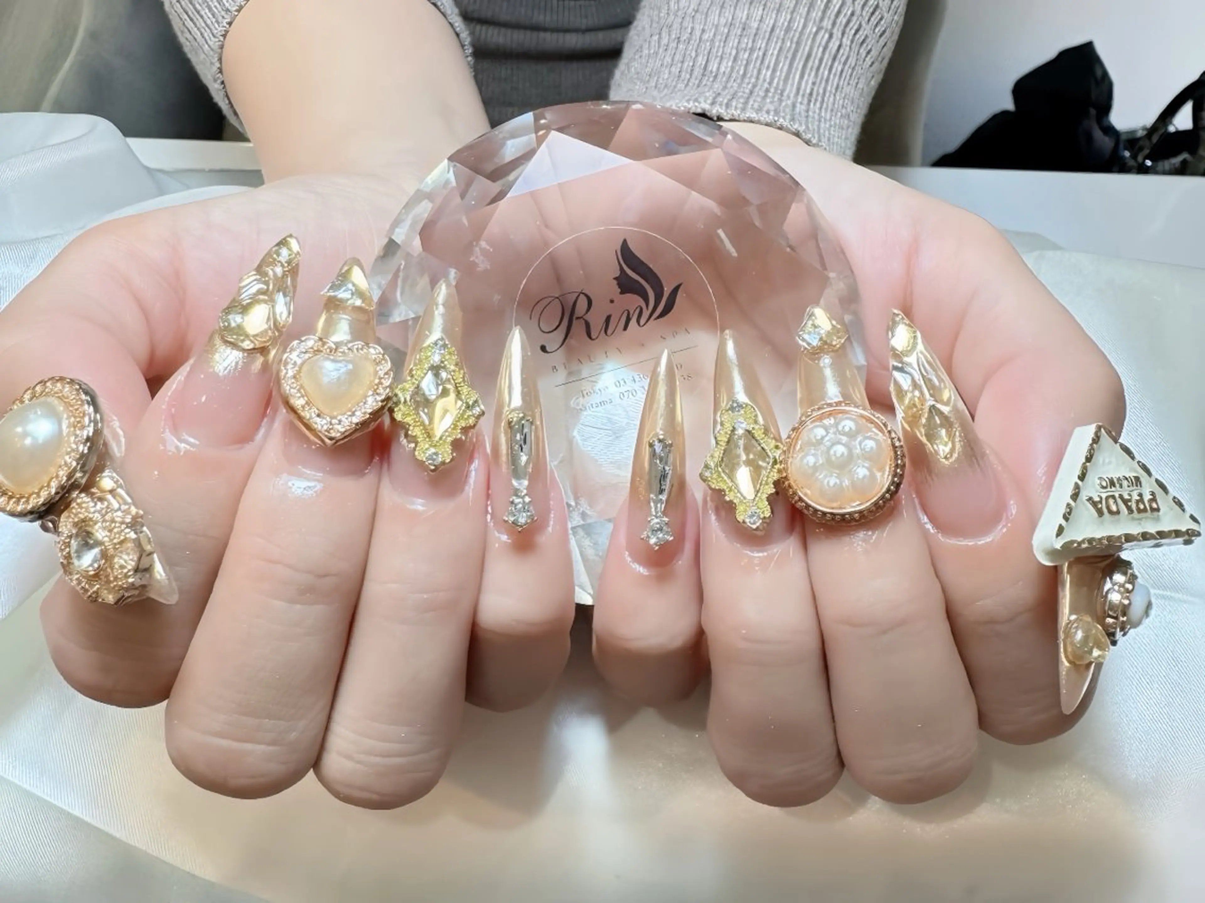 ネイル 成人式 ロングネイル ネイルチップ ハンドネイル Rin Nail 新大久保店のネイルデザイン