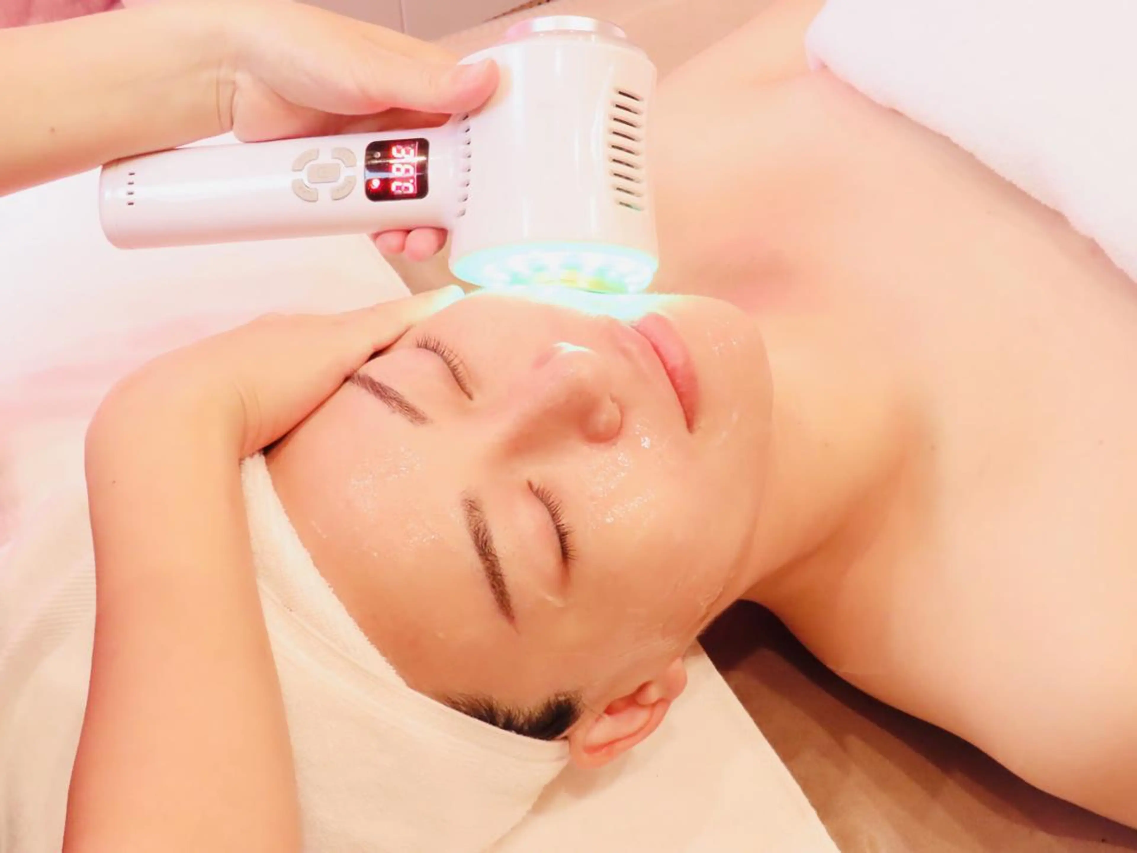 【首+目元ケア付き】スペシャルケア　130分　¥9000の写真