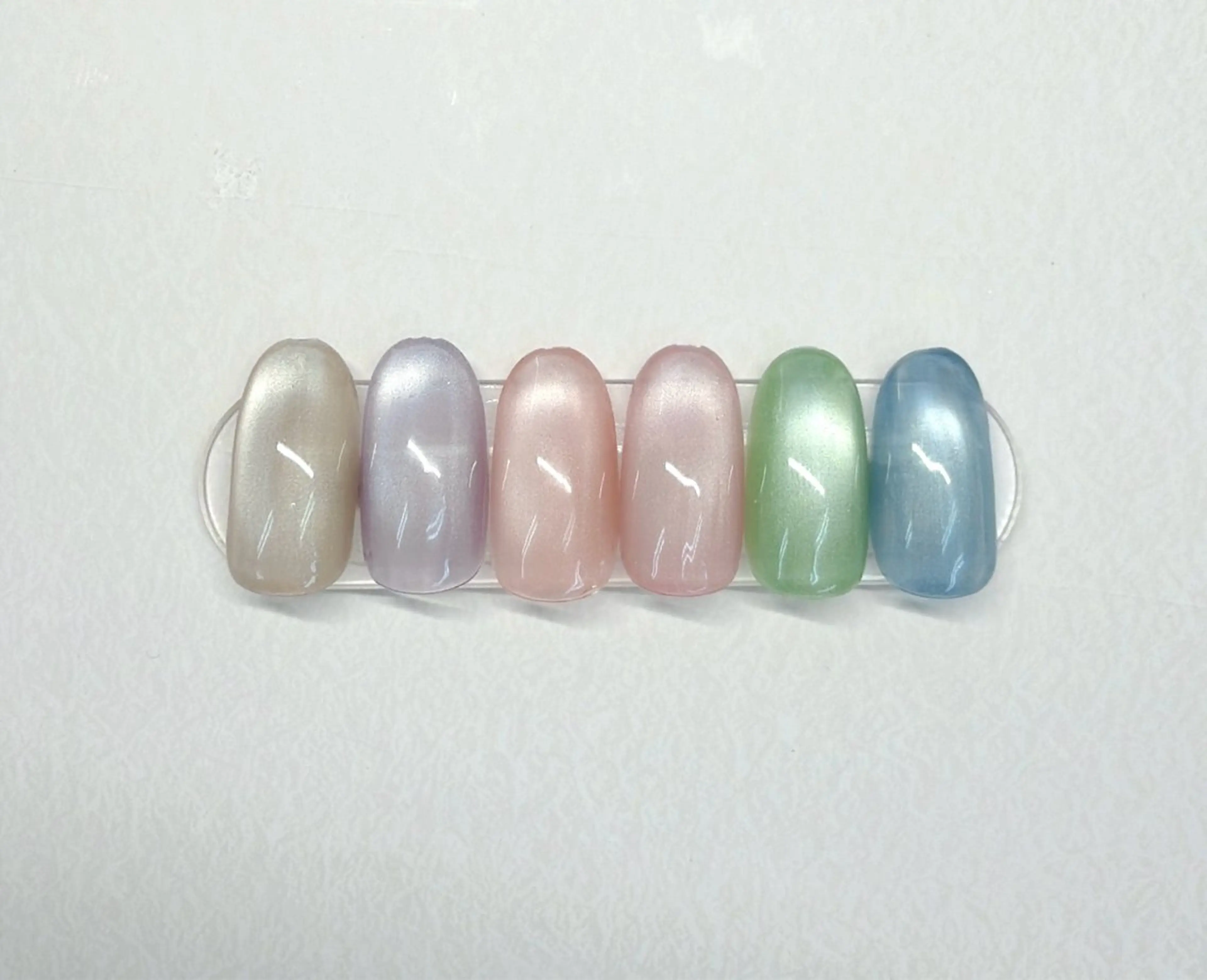 ネイル マグネットネイル 春ネイル ハンドネイル iku🌷 by 上福岡らんらんのネイルデザイン