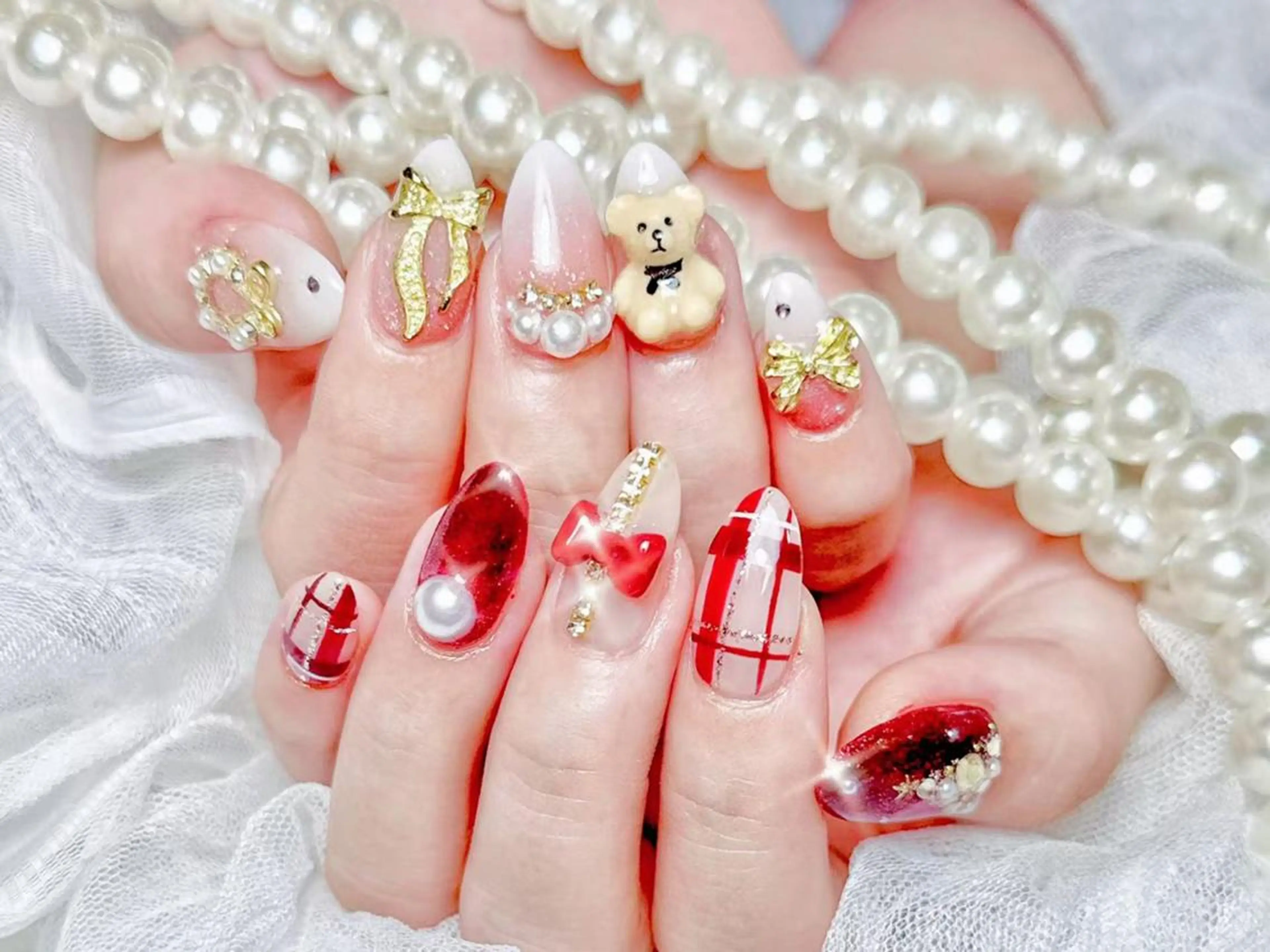 ネイル アートネイル オーロラネイル チークネイル 成人式 長さ出し Mia Miaのネイルデザイン