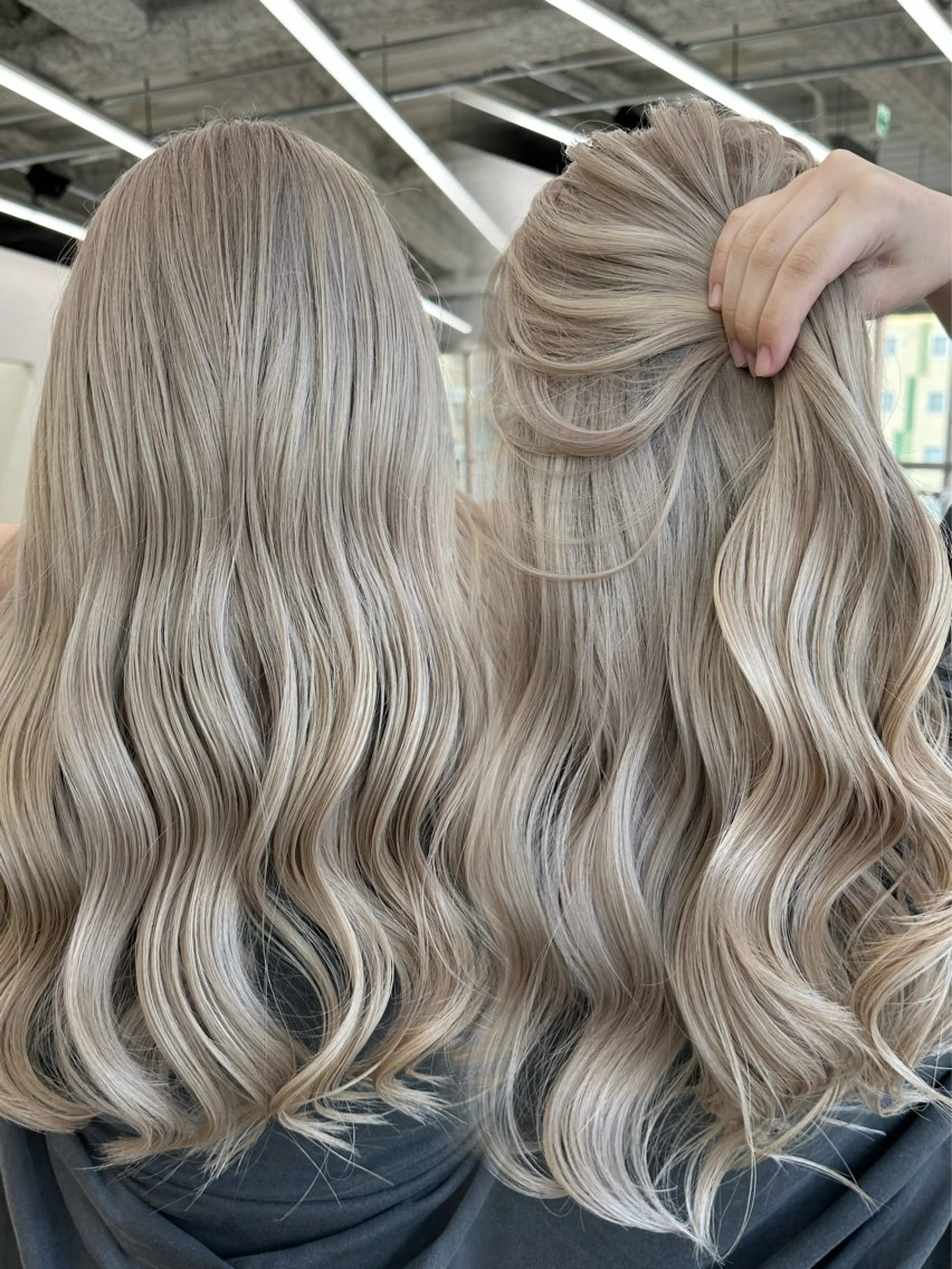 ロング カラー ヘアアレンジ ベージュカラー ブリーチ 抜きっぱなしブロンド ブロンド ブラウンカラー ヘアカラー 原宿ハイトーンカラー 🌼みるい🌼のヘアスタイル