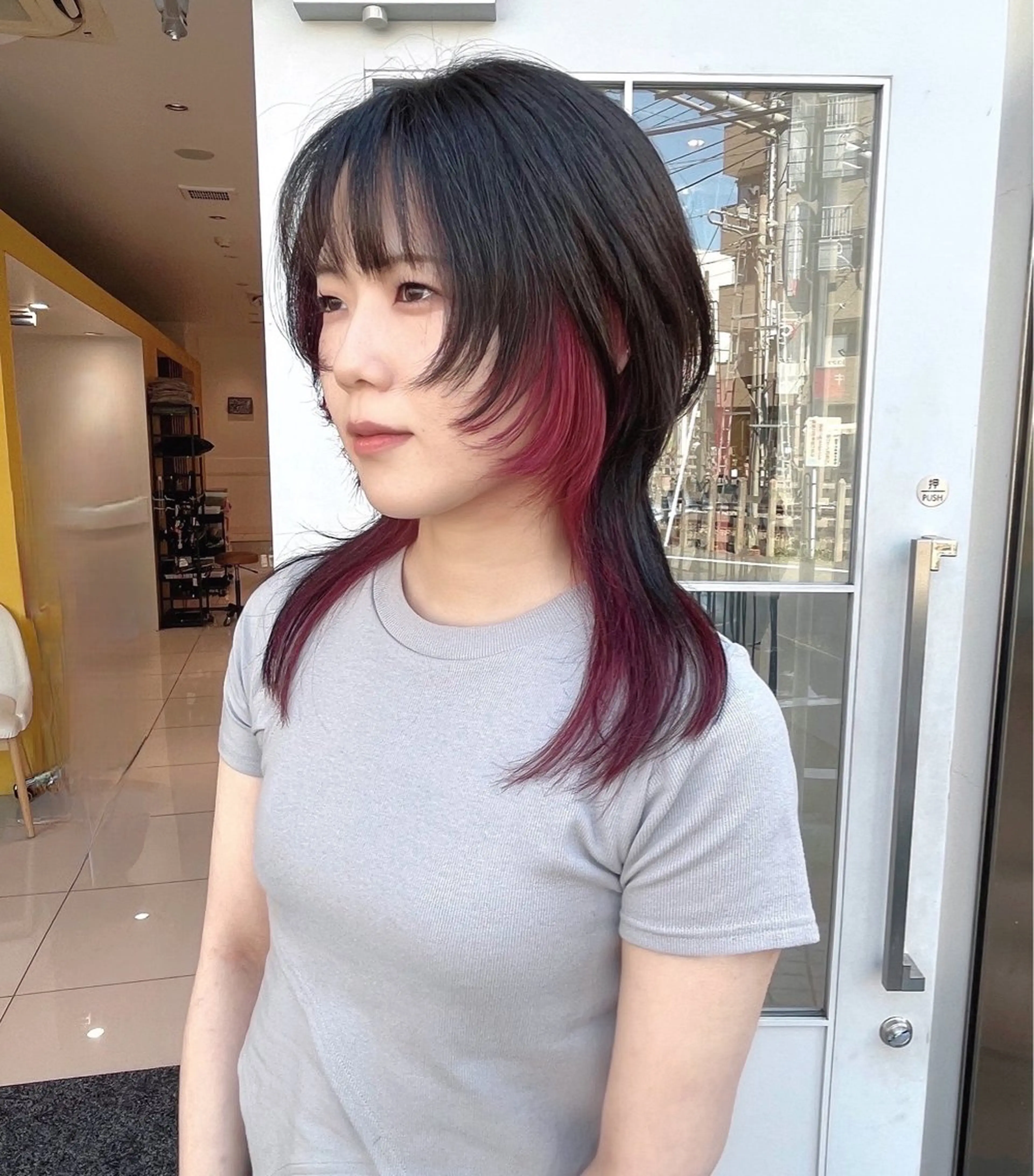 セミロング カラー ウルフカット ハッシュカット/七海のヘアスタイル