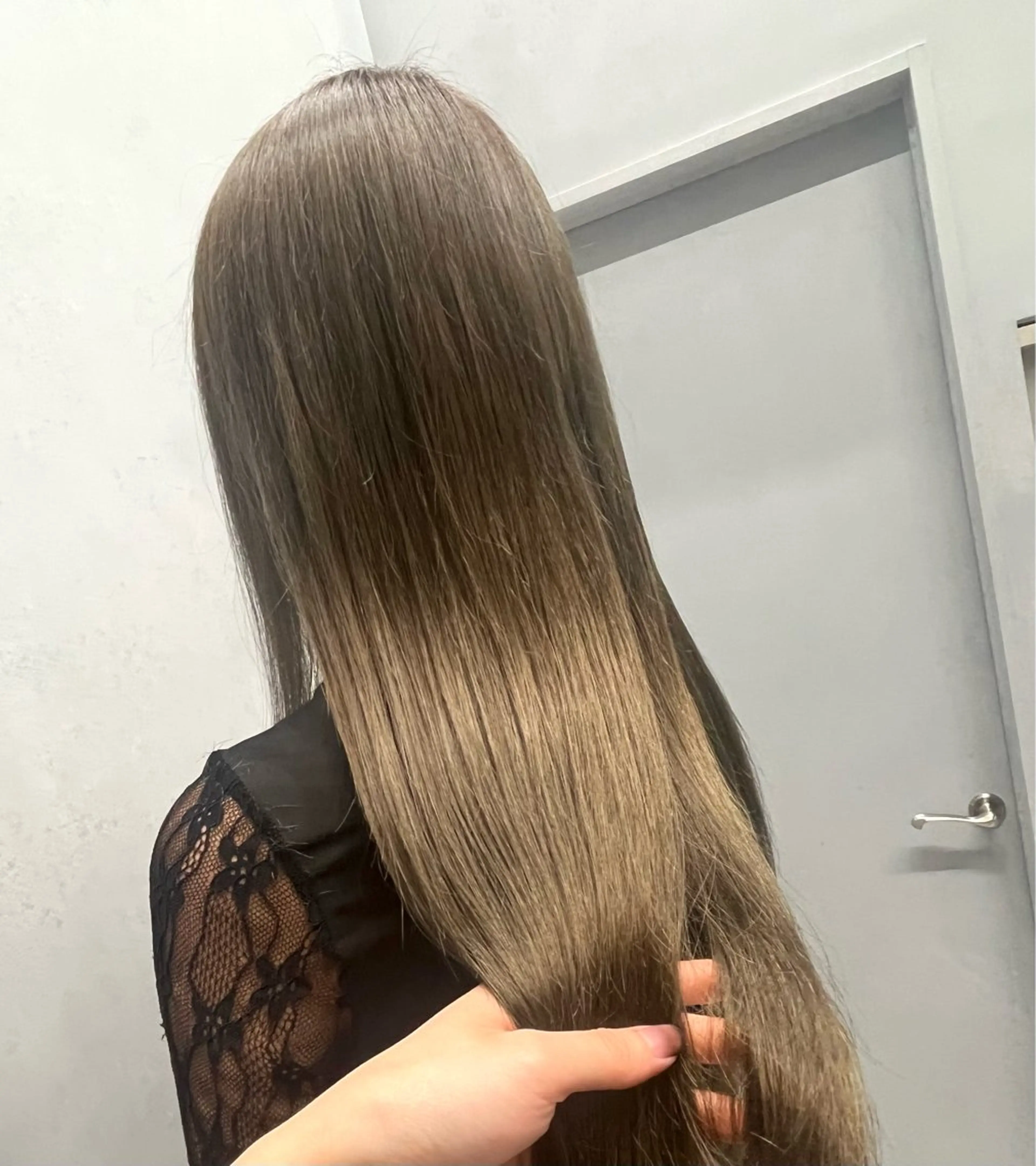 ロング カラー アッシュ ベージュカラー カット ヘアカラー 🎀♥️推しカラー tomoka💜🍭のヘアスタイル