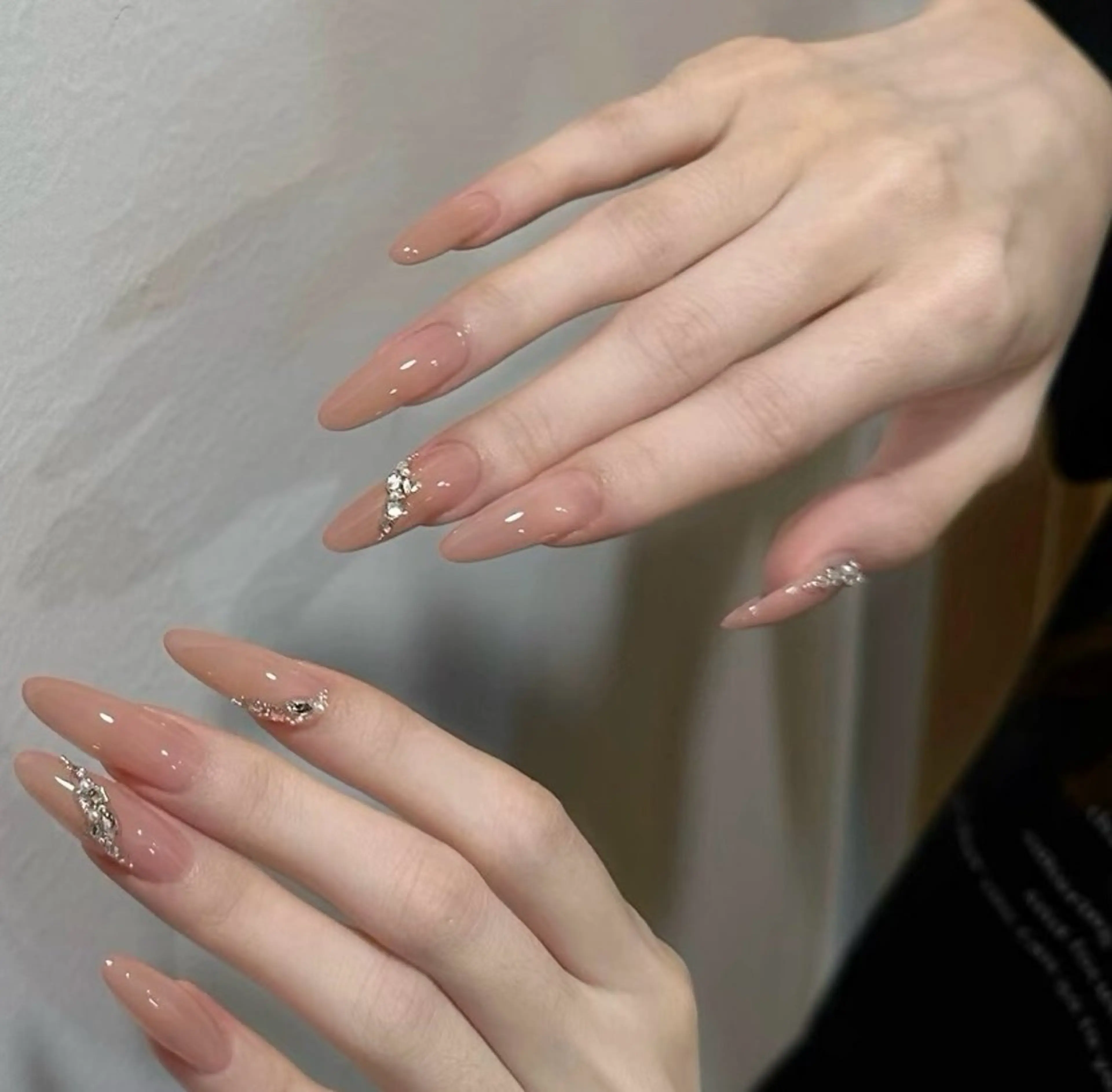 ネイル チークネイル 長さ出し フラワーネイル フレンチネイル ガーリー sun nail池袋 モデル募集のネイルデザイン