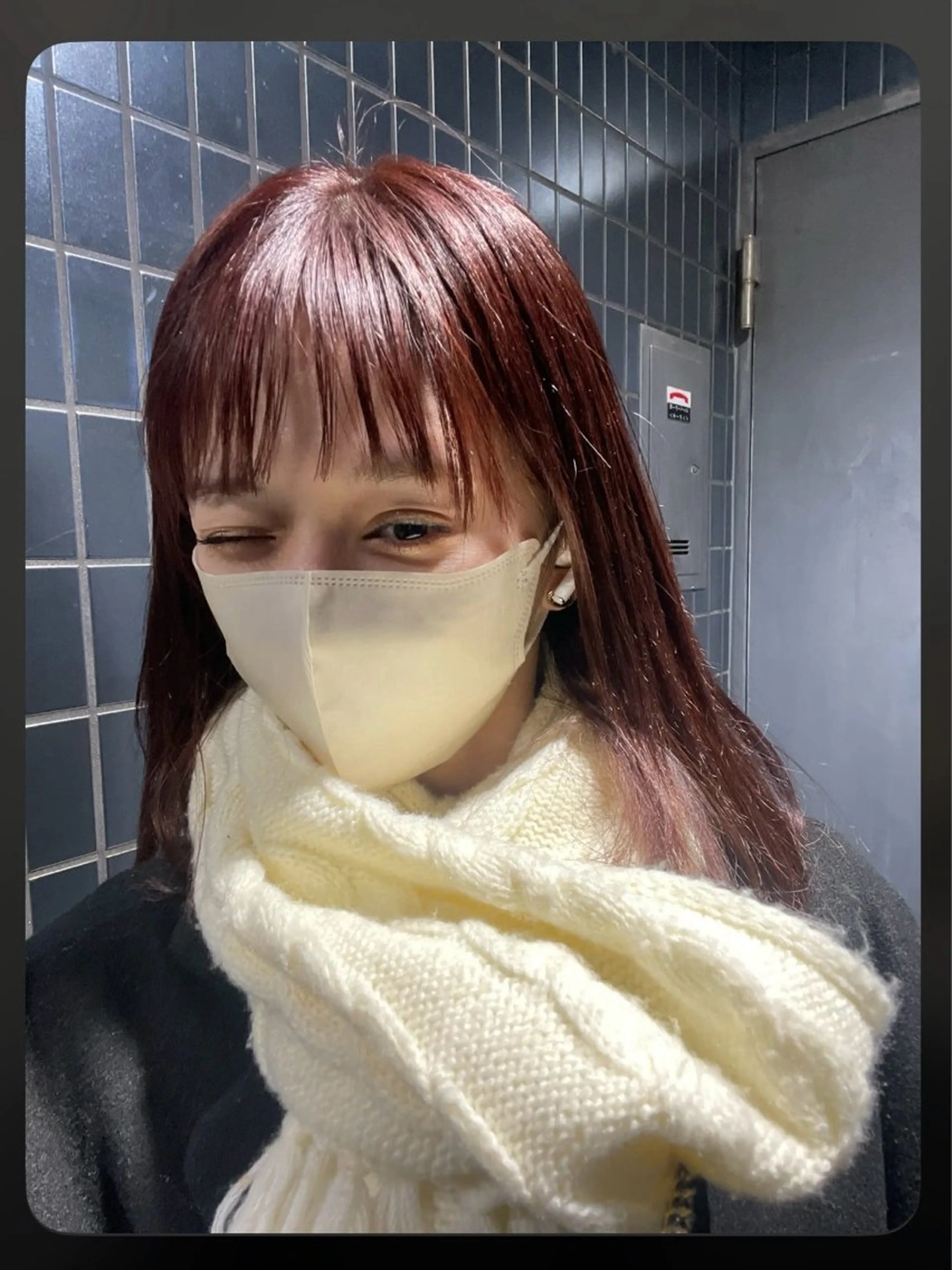 ミディアム 安達 萌花のヘアスタイル