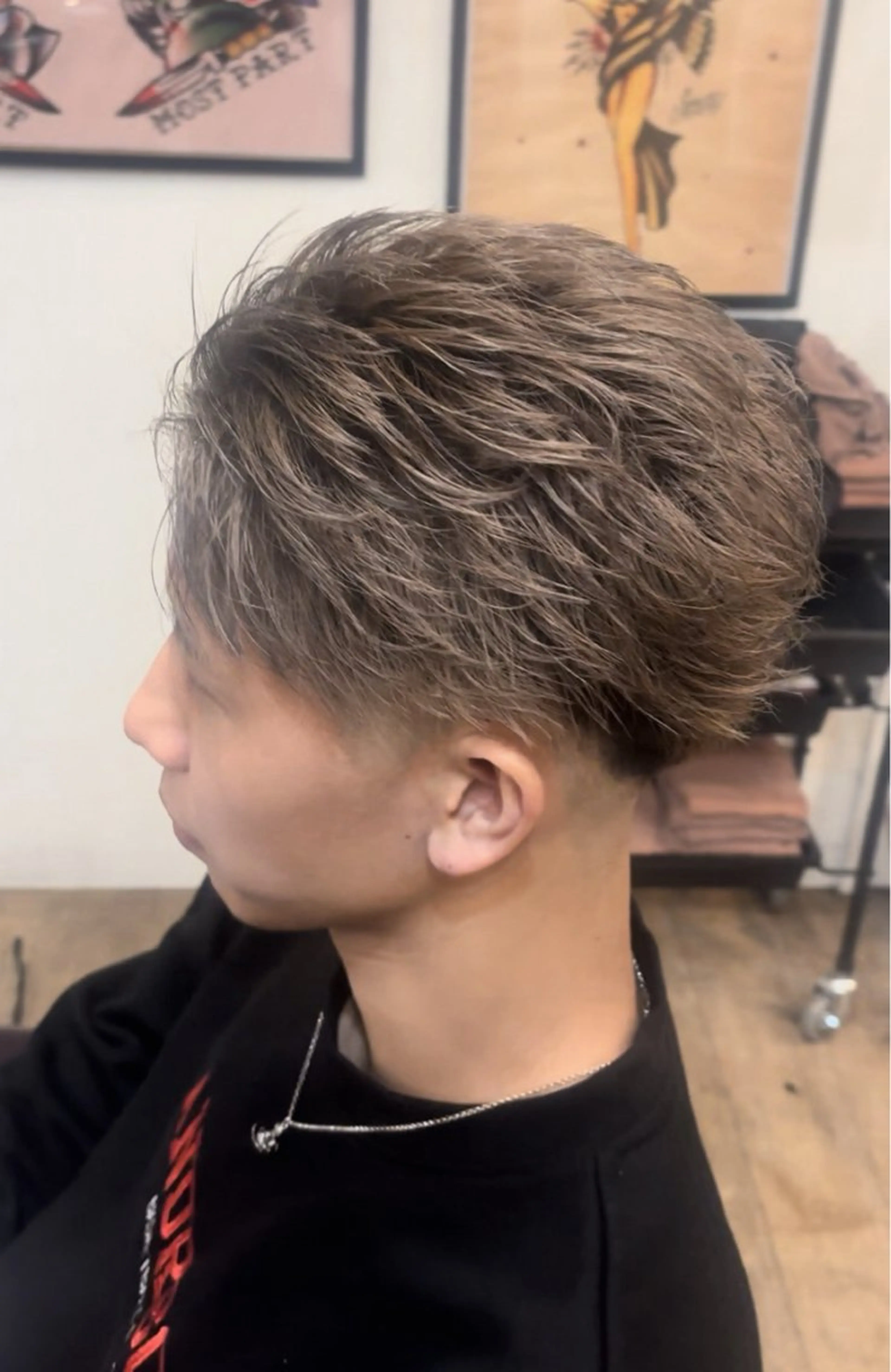 ショート カラー メンズ メンズブリーチ メンズハイトーン スパイキーショート ベージュカラー ブリーチ カット ヘアカラー トリートメント 梅垣 紗英のヘアスタイル