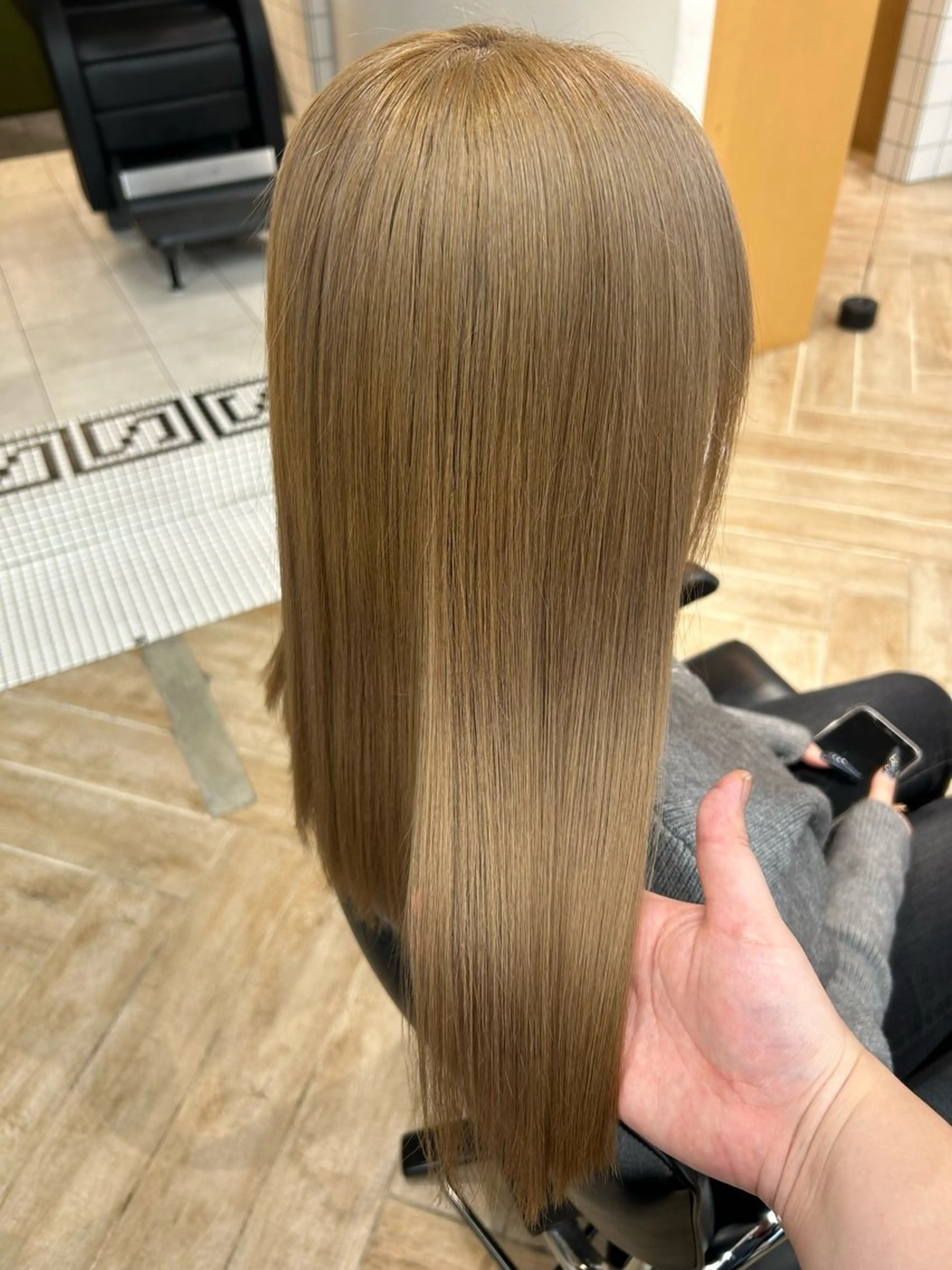 ミディアム カラー ヘアカラー トリートメント ベージュ/ダブルカラ ー/新潟駅/青柳萌果のヘアスタイル