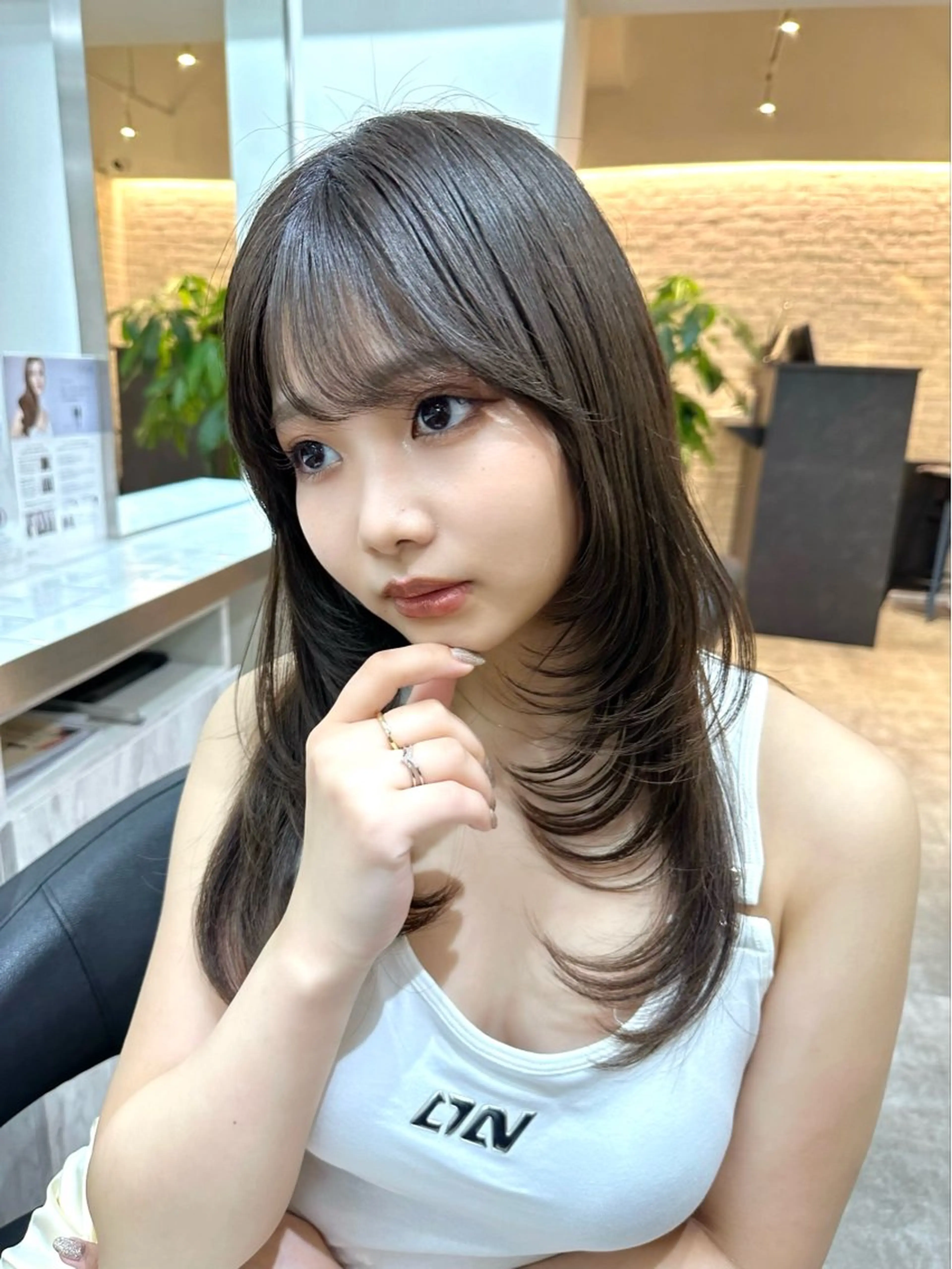 ロング カラー ミディアムレイヤー 添田晃基のヘアスタイル