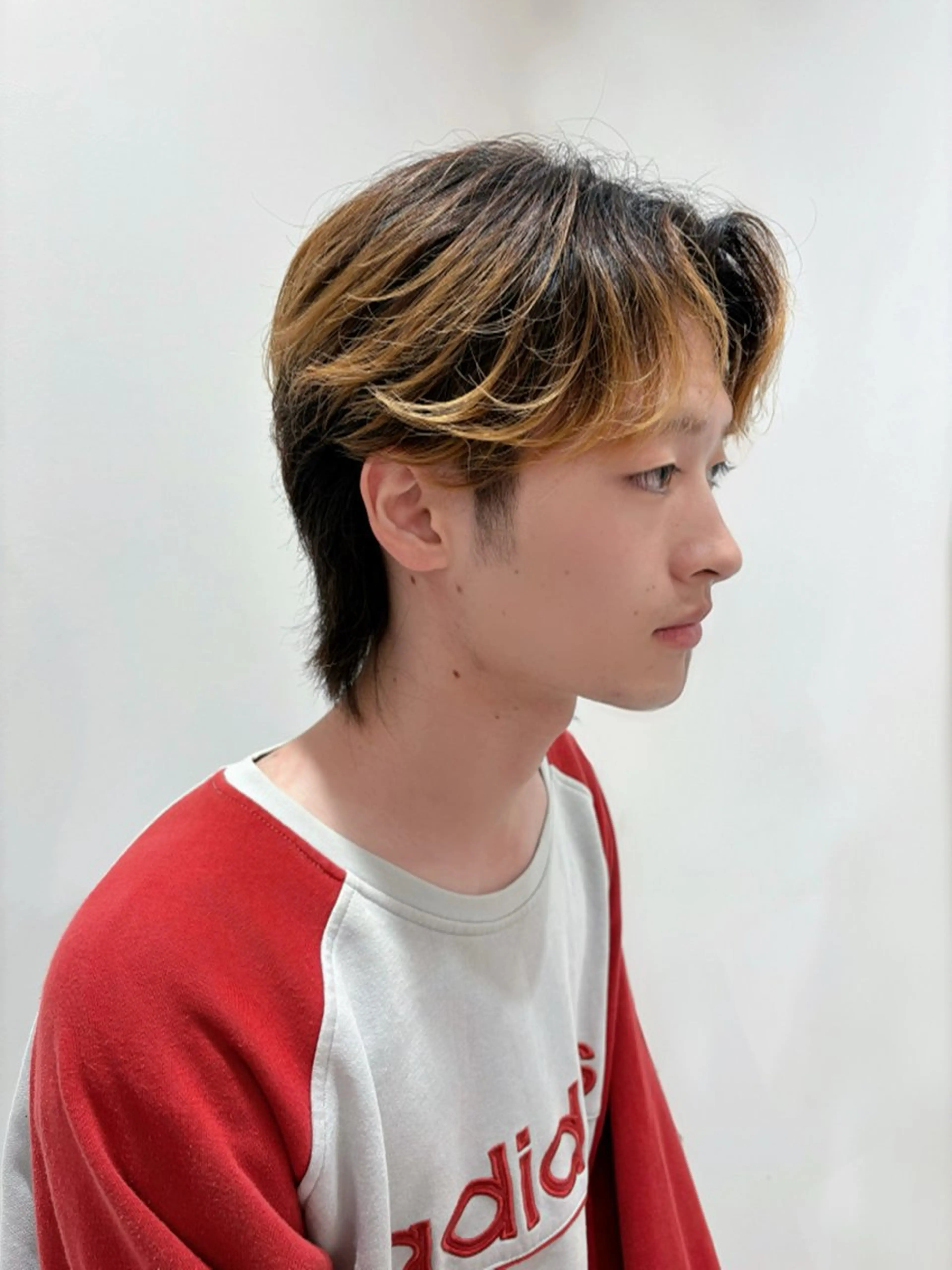 メンズ センターパート メンズ韓国風 岩岸 すずのヘアスタイル