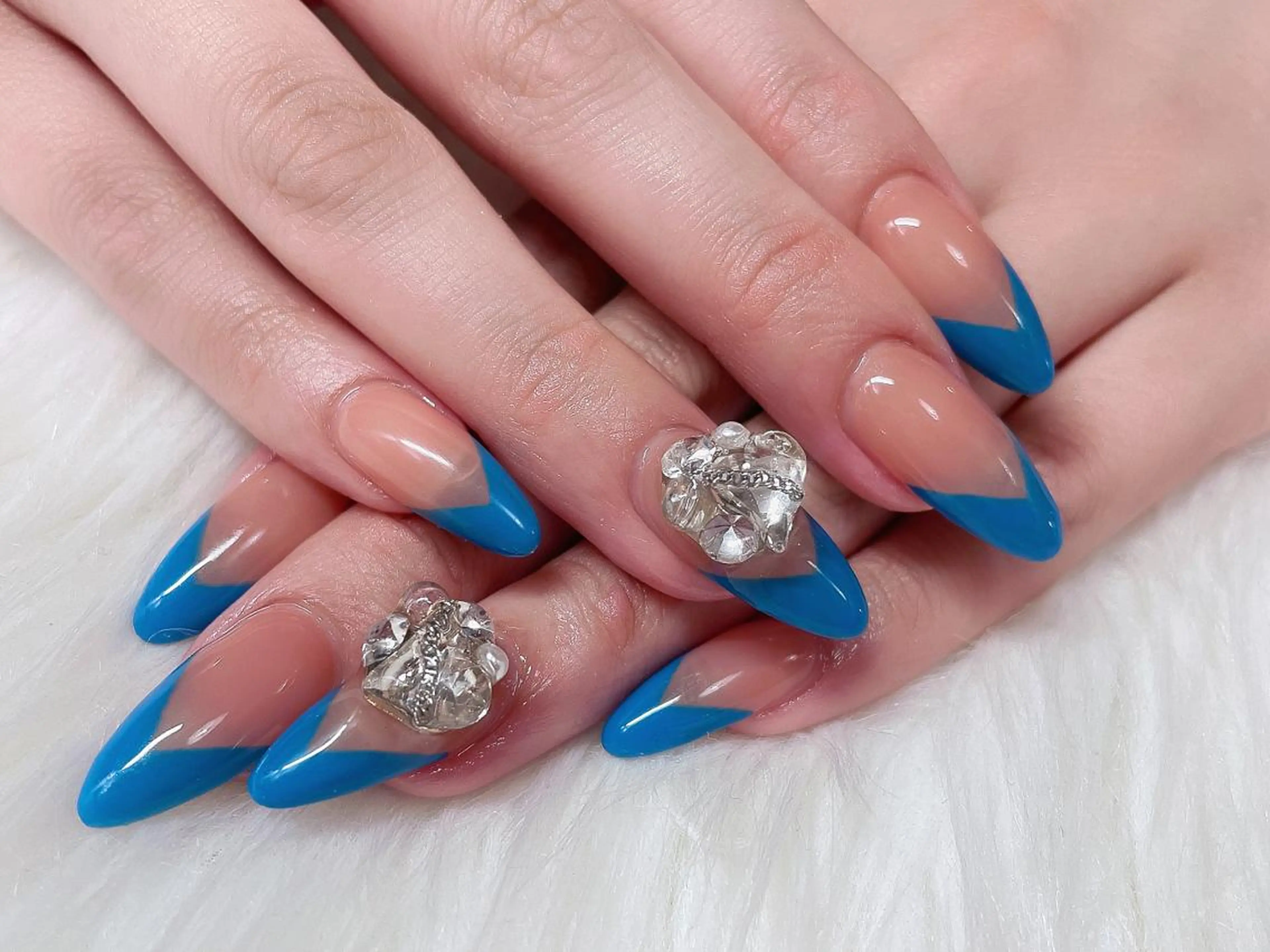 ネイル ハンドネイル AngelChris ビューティーサロンのネイルデザイン