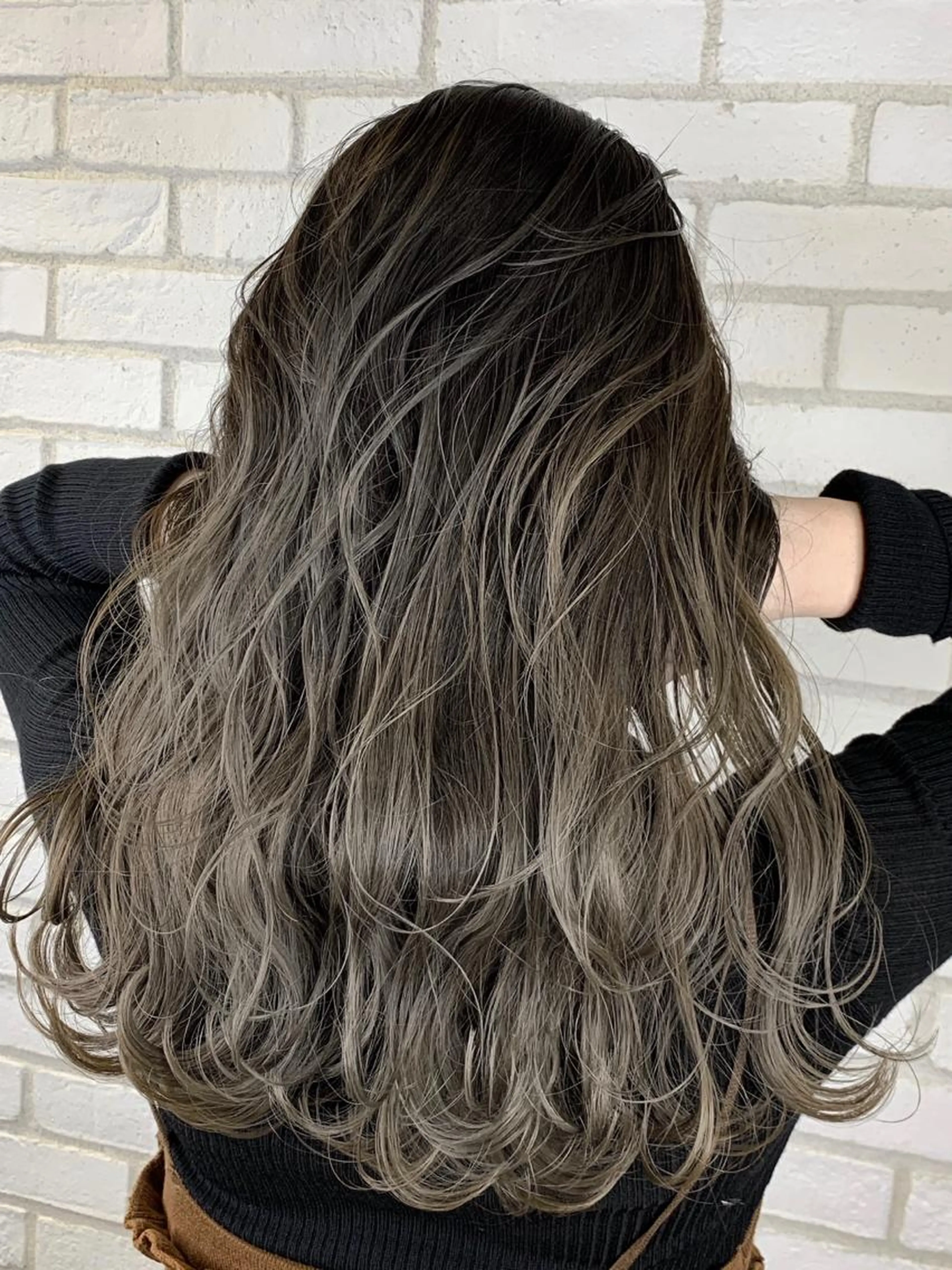 カット+グラデーション・バレイヤージュ+TOKIO tre （ケアブリーチ込み）の写真