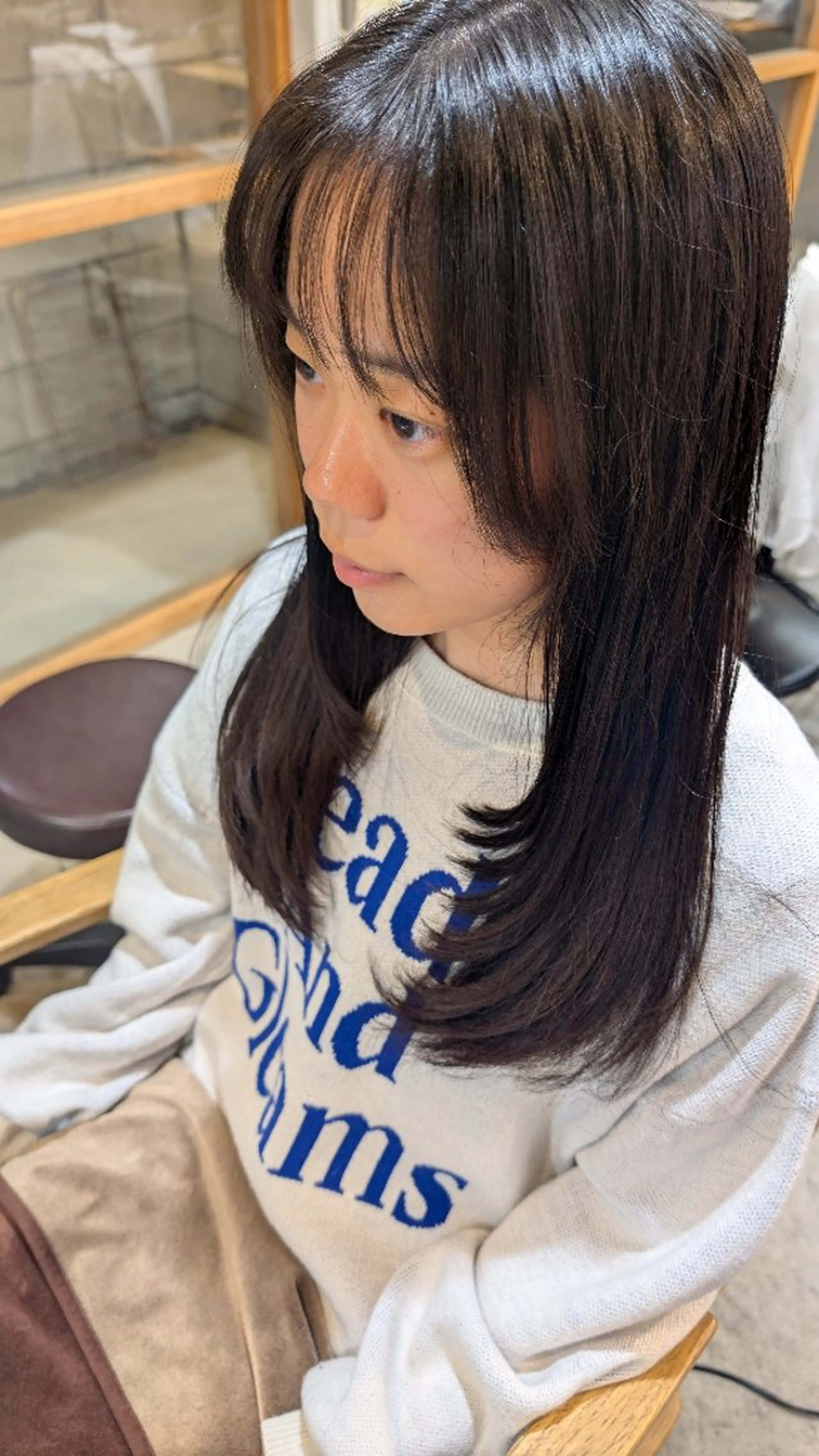 ロング 顔まわりレイヤー レイヤーカット 【女性限定】 しおりのヘアスタイル