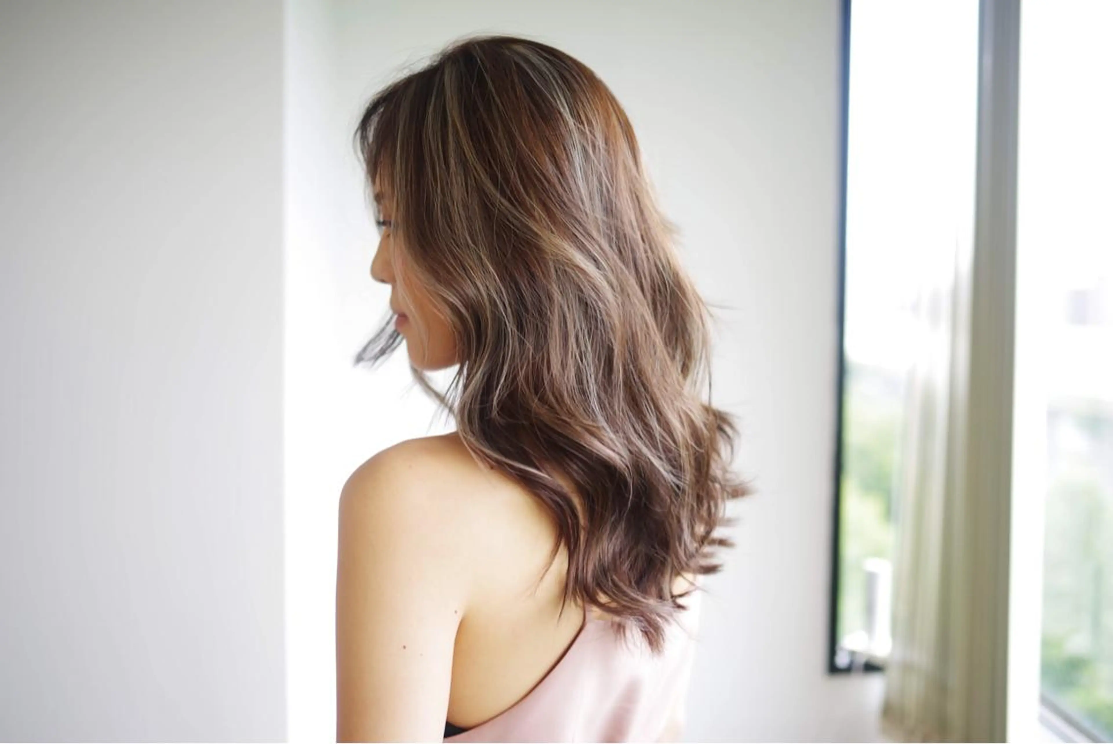 セミロング ハイライト etore 矢場町 南沙希のヘアスタイル