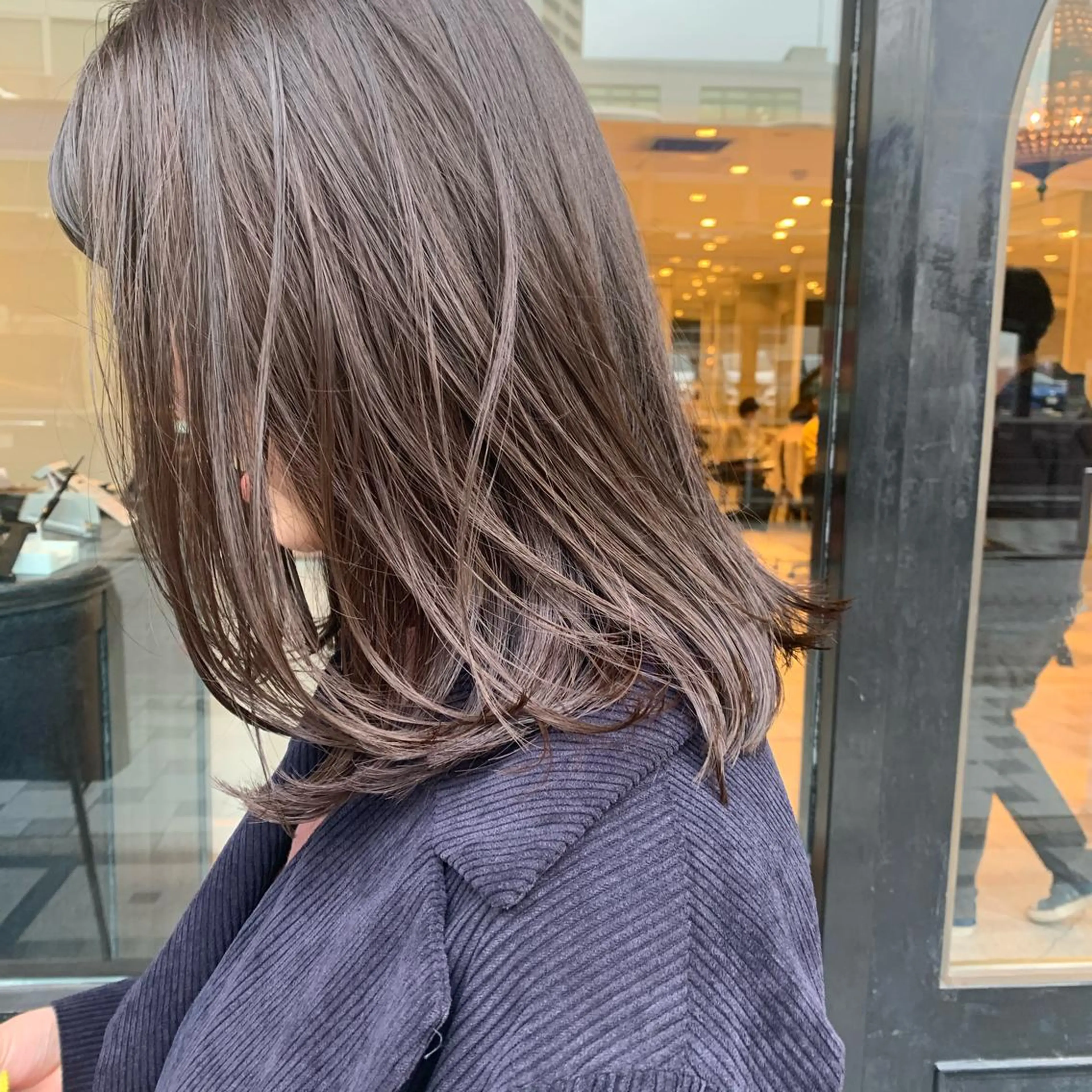 ロング カラー カット ヘアカラー SAKINO． ベージュカラーのヘアスタイル