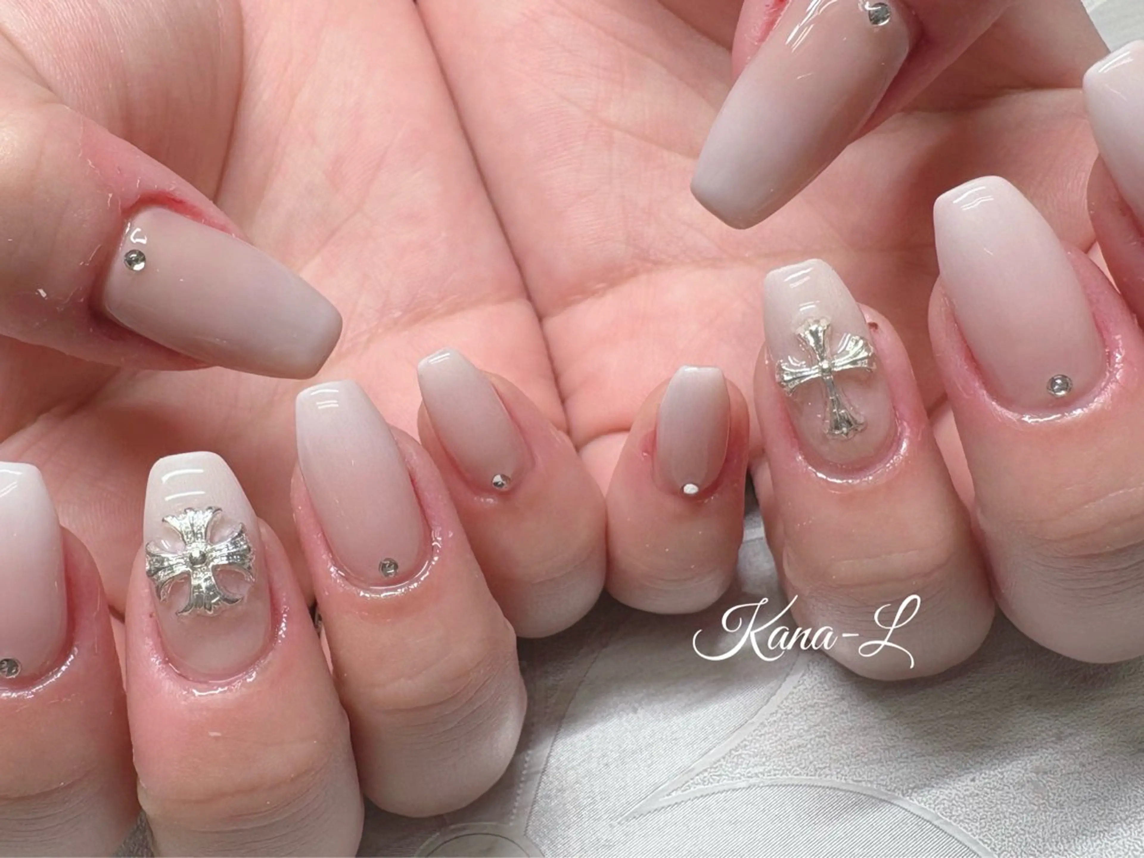 ネイル 芦辺 香奈のネイルデザイン