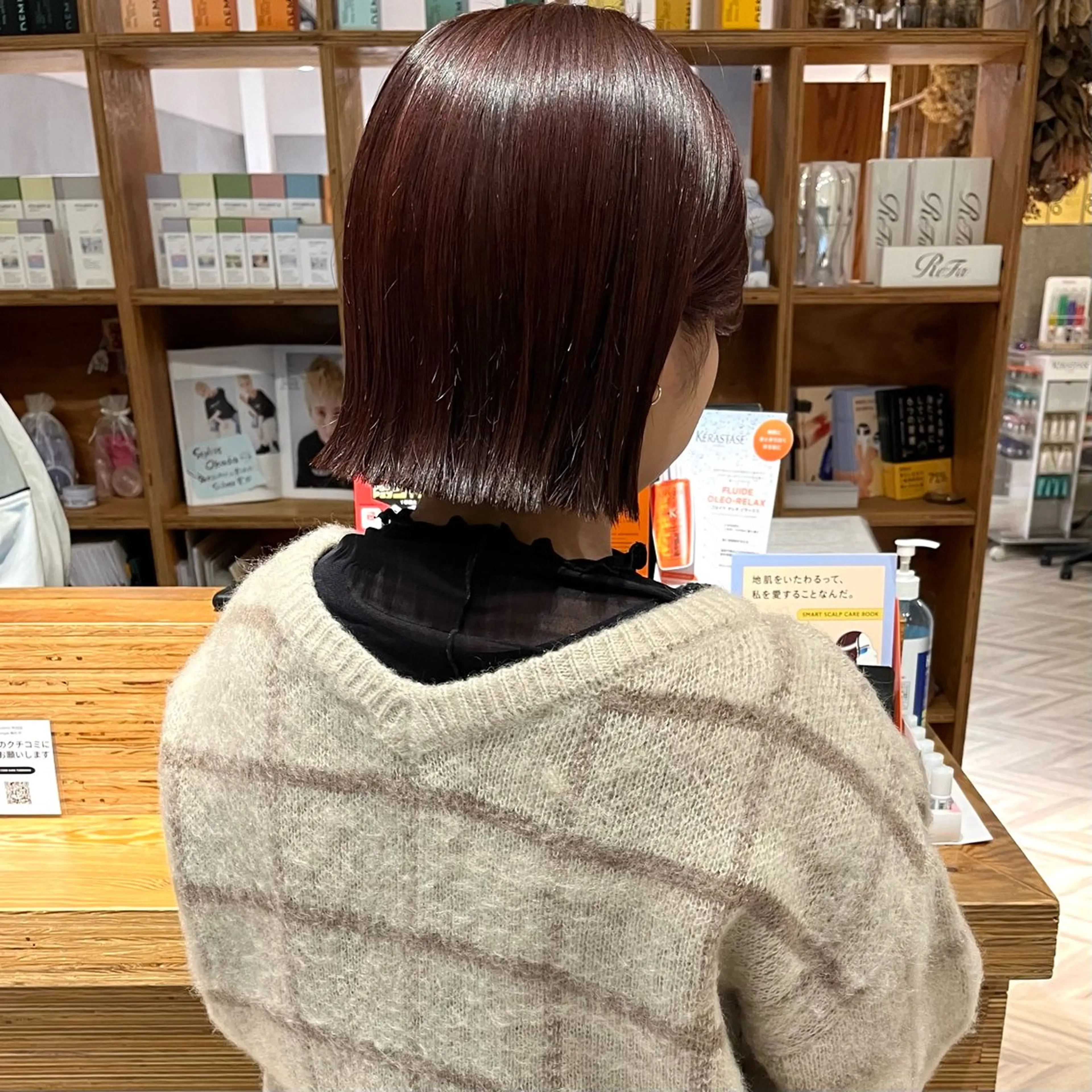 ショート カラー 切りっぱなしボブ ボブ 外ハネヘア ボブ/透明感カラー /坂口恵梨子のヘアスタイル