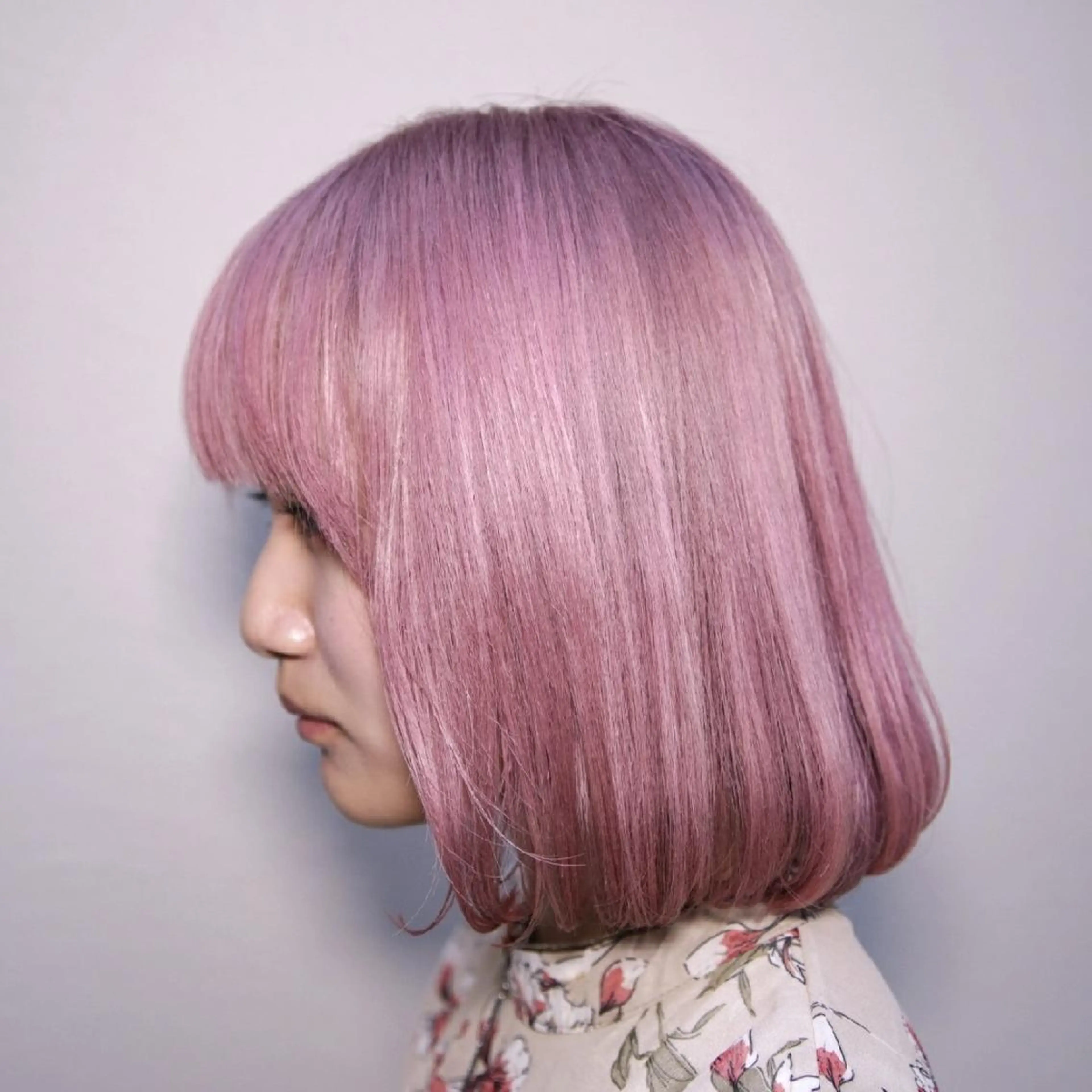 ミディアム カラー アッシュ ピンクカラー ボブ 艶髪✨ハイトーン ✨ホワイト✨北宗一郎のヘアスタイル