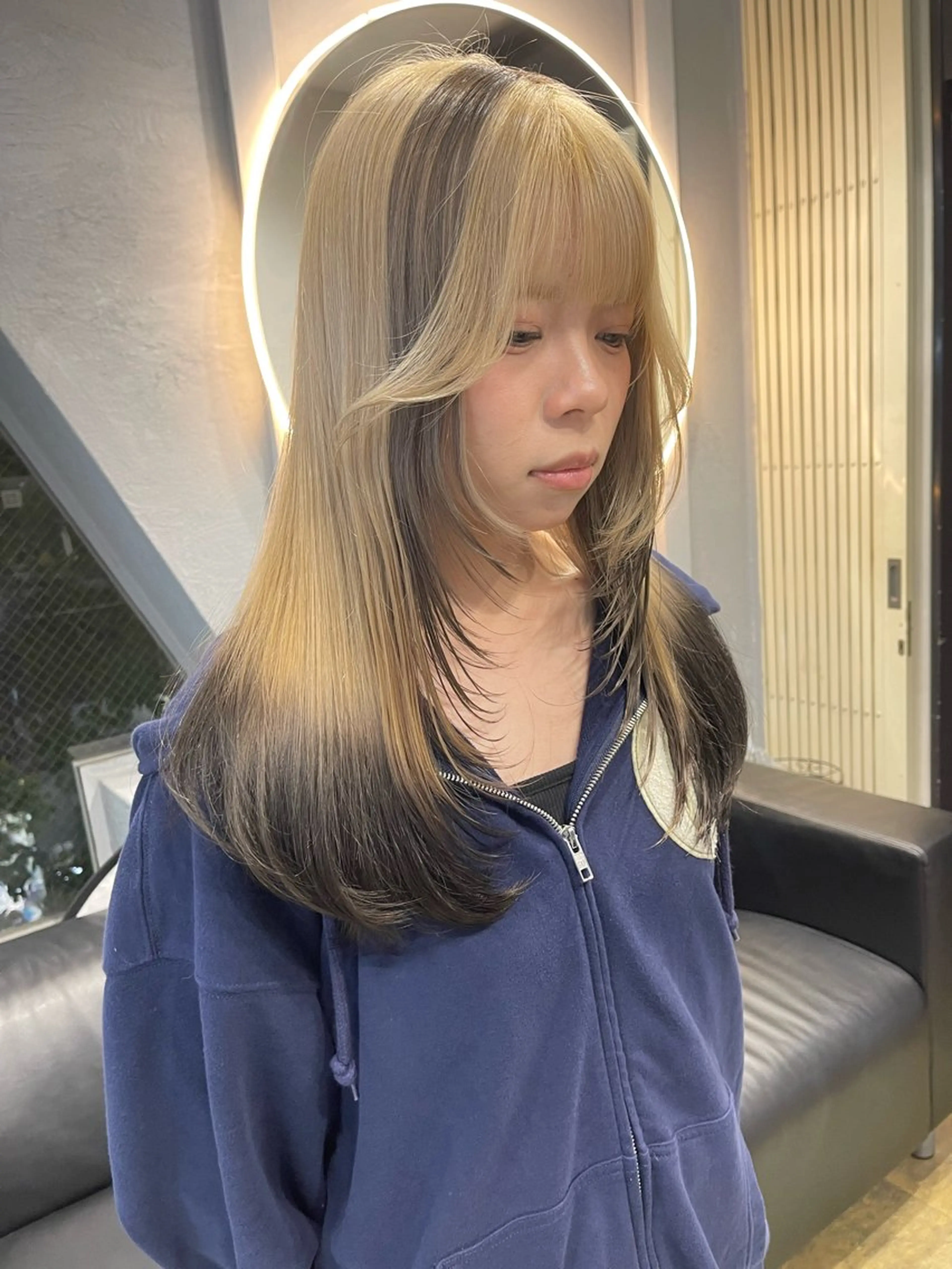 ロング カラー ベージュカラー ブリーチ ケアブリーチ デザインカラー ダブルカラー TATSUブリーチ/ ミルクティーベージュのヘアスタイル