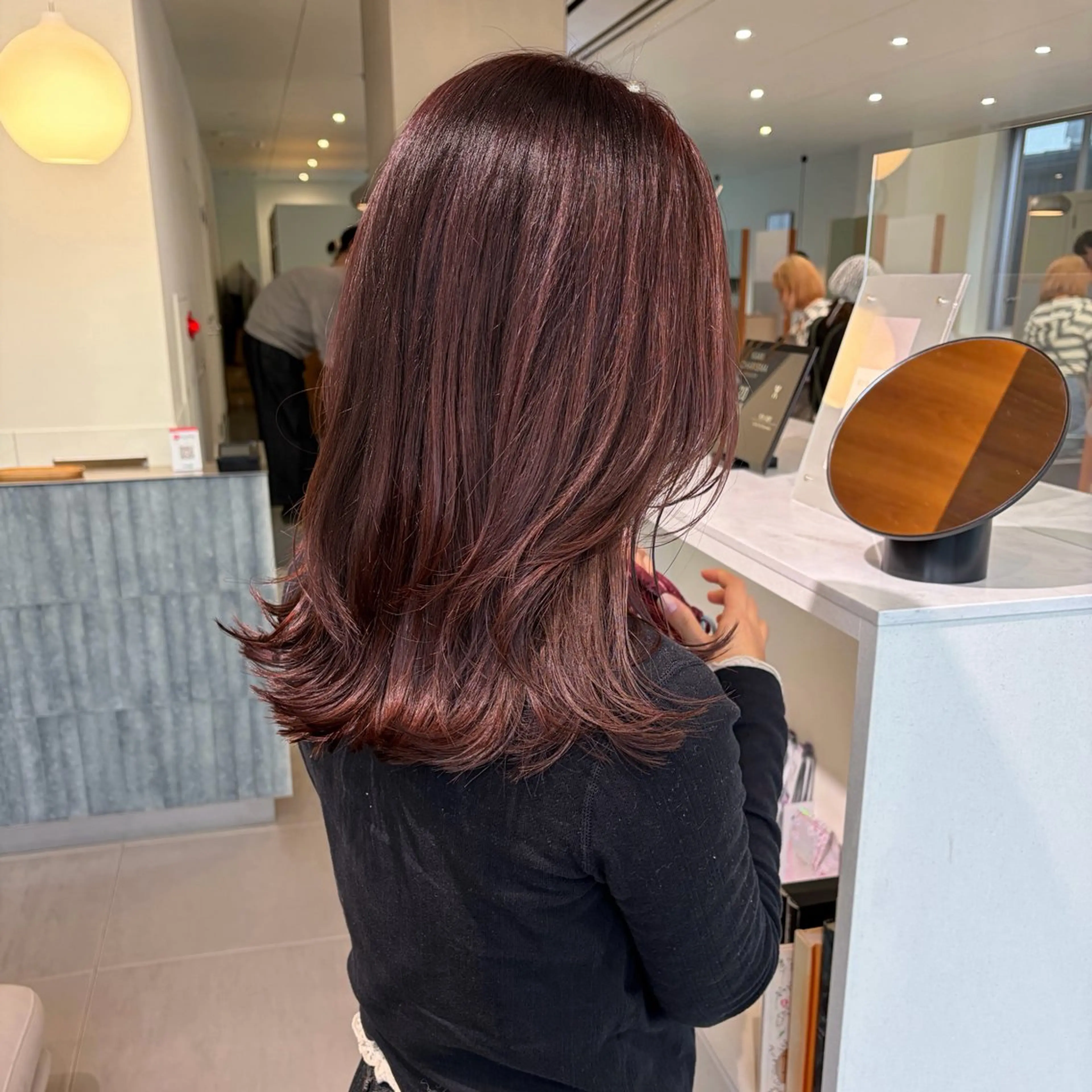 ミディアム カラー ベージュカラー 透明感カラー ダブルカラー ラベンダーカラー カット ヘアカラー トリートメント 高発色ブリーチ/ ハイレイヤー🪽aiのヘアスタイル