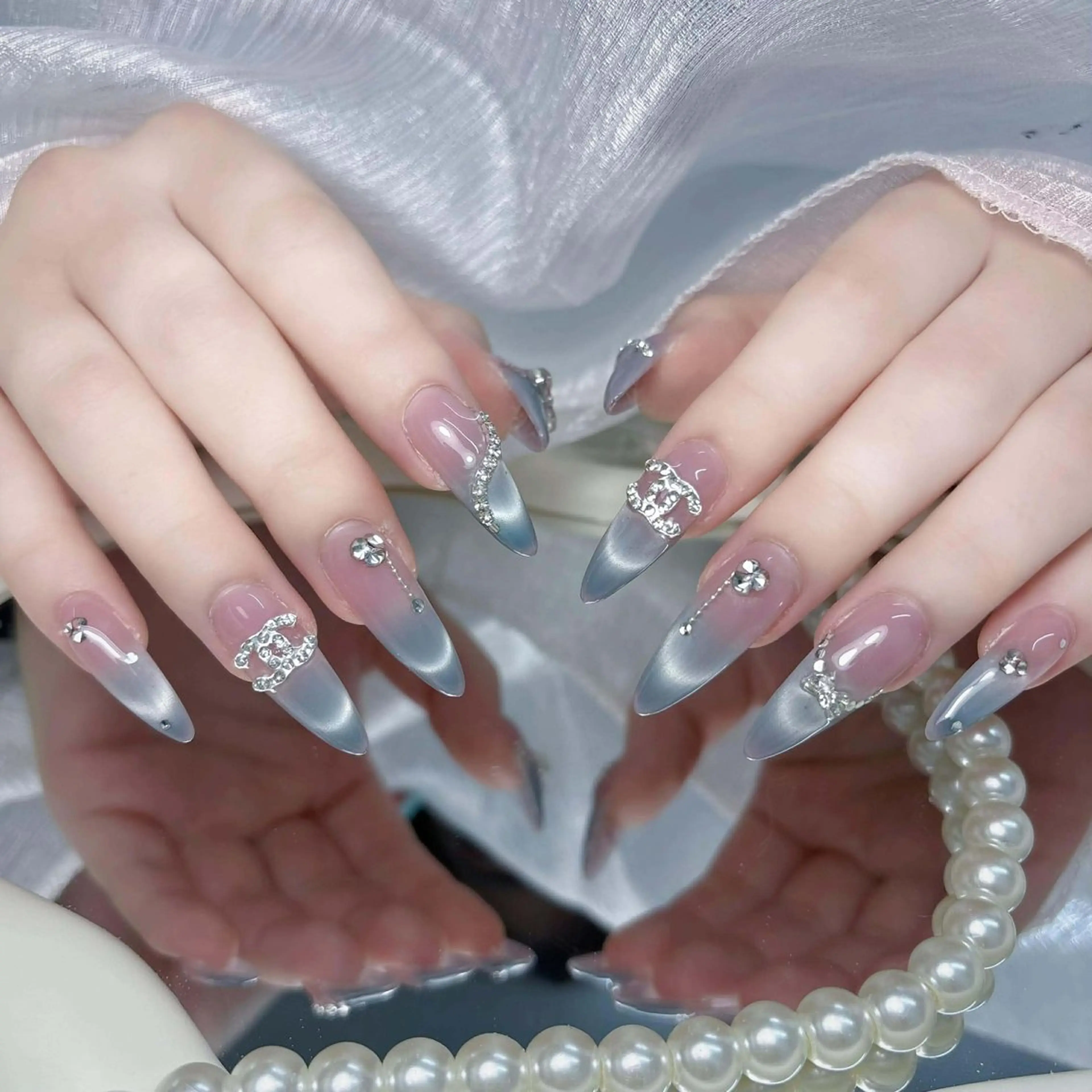 ネイル アートネイル オーロラネイル ブラウン ジェルネイル グラデーション ハンドネイル ハンドケア Nova Nailのネイルデザイン