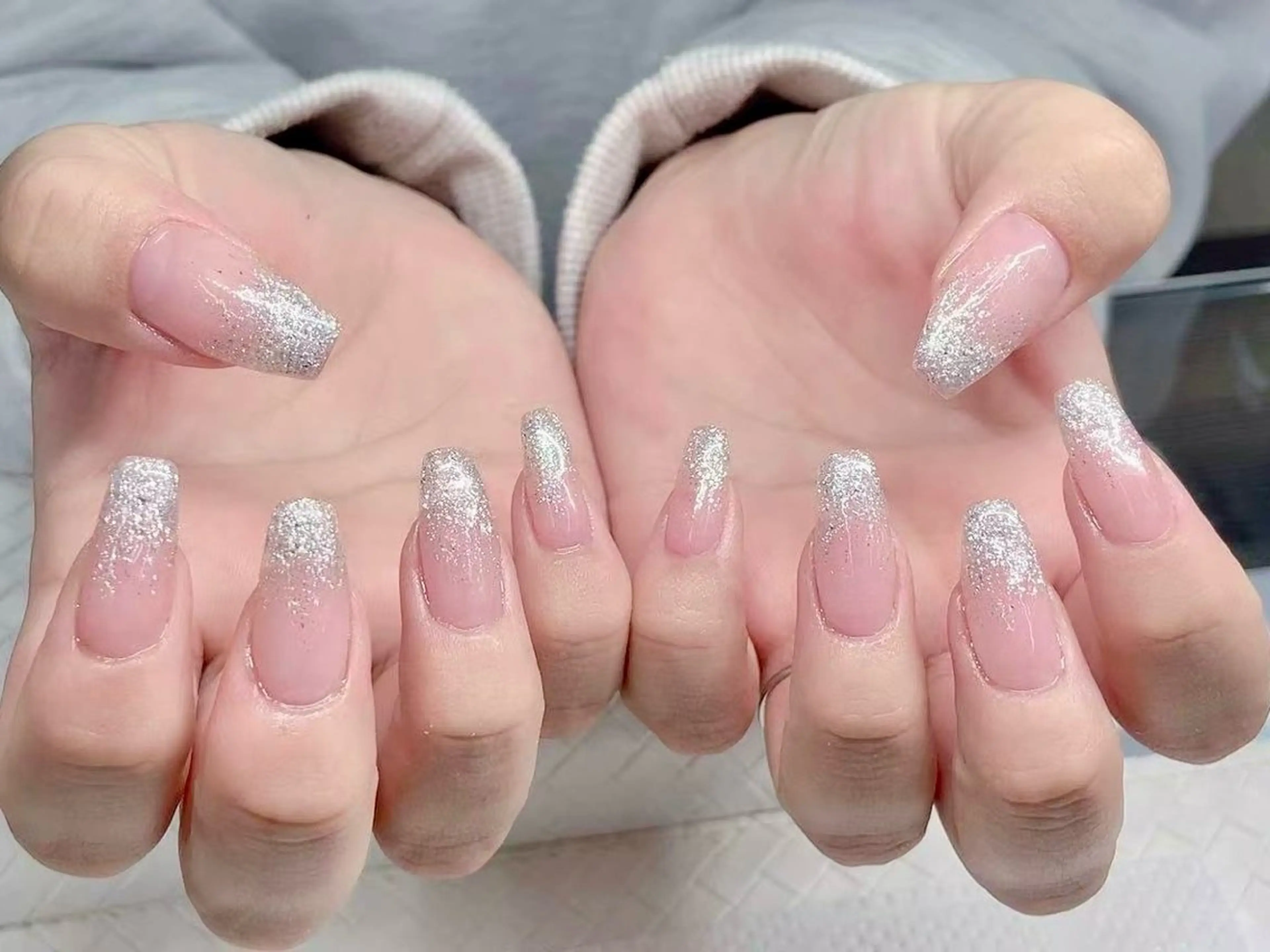 ネイル 長さ出し フットネイル フレンチネイル ジェルネイル ガーリー ハンドネイル NYネイルサロン 千葉中央店のネイルデザイン