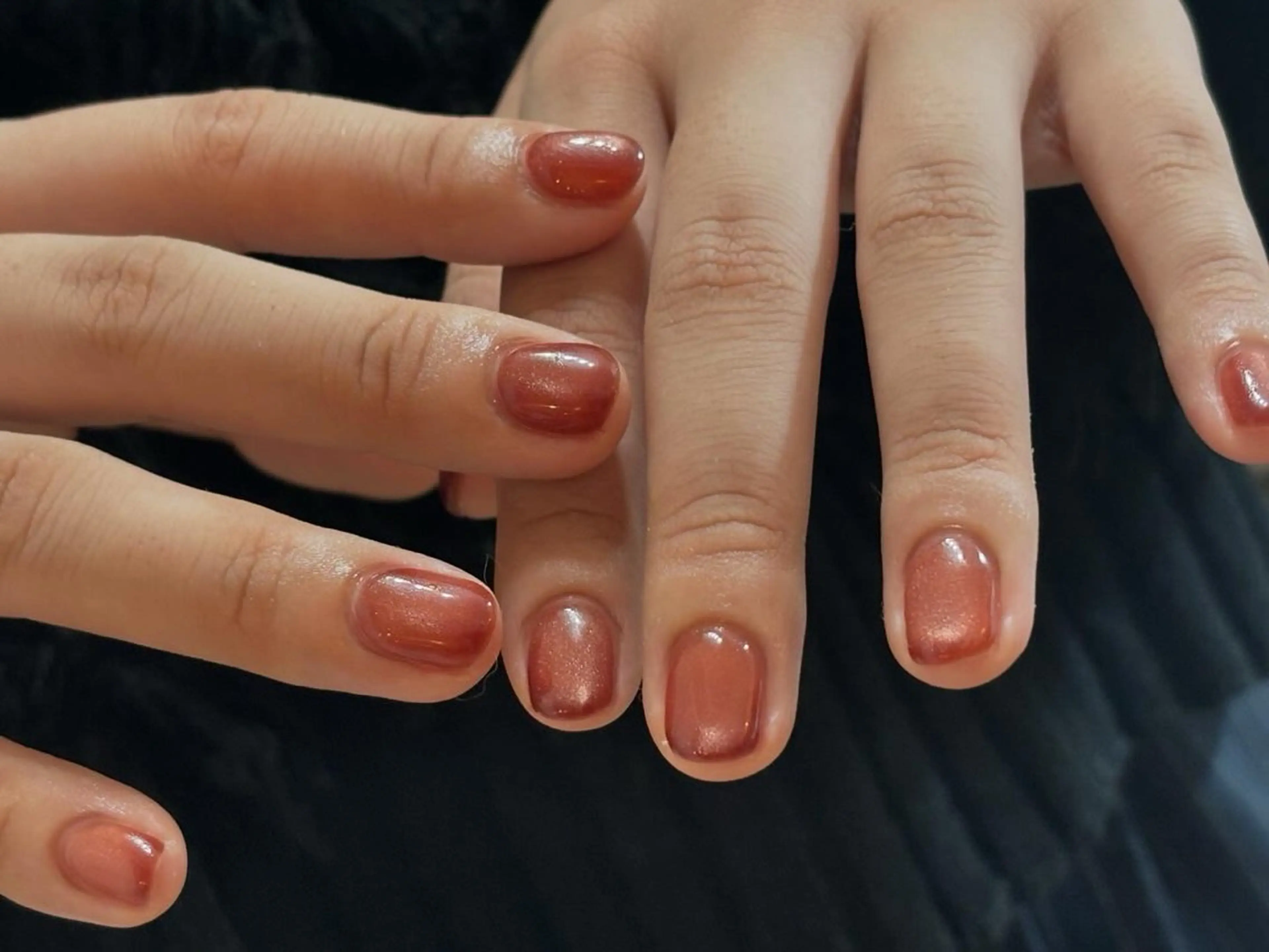 ネイル ブラウン ピンク ショートネイル ハンドネイル Elio 国泰寺のネイルデザイン