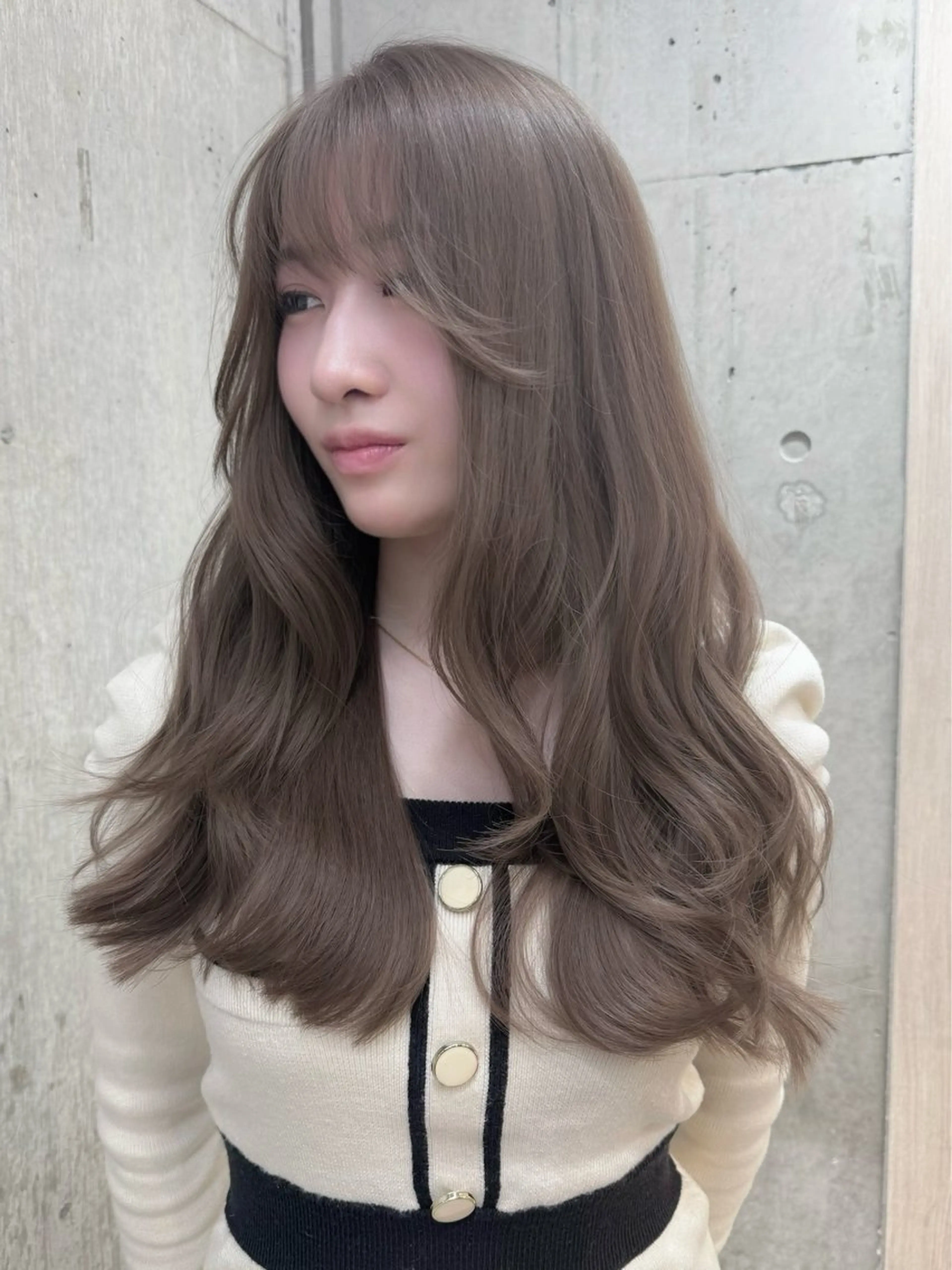 ロング カラー ベージュカラー ブリーチ ハイトーンカラー ミルクティーベージュ ヘアカラー トリートメント 失敗しないハイトーン ✨ミルクティー/ミワのヘアスタイル