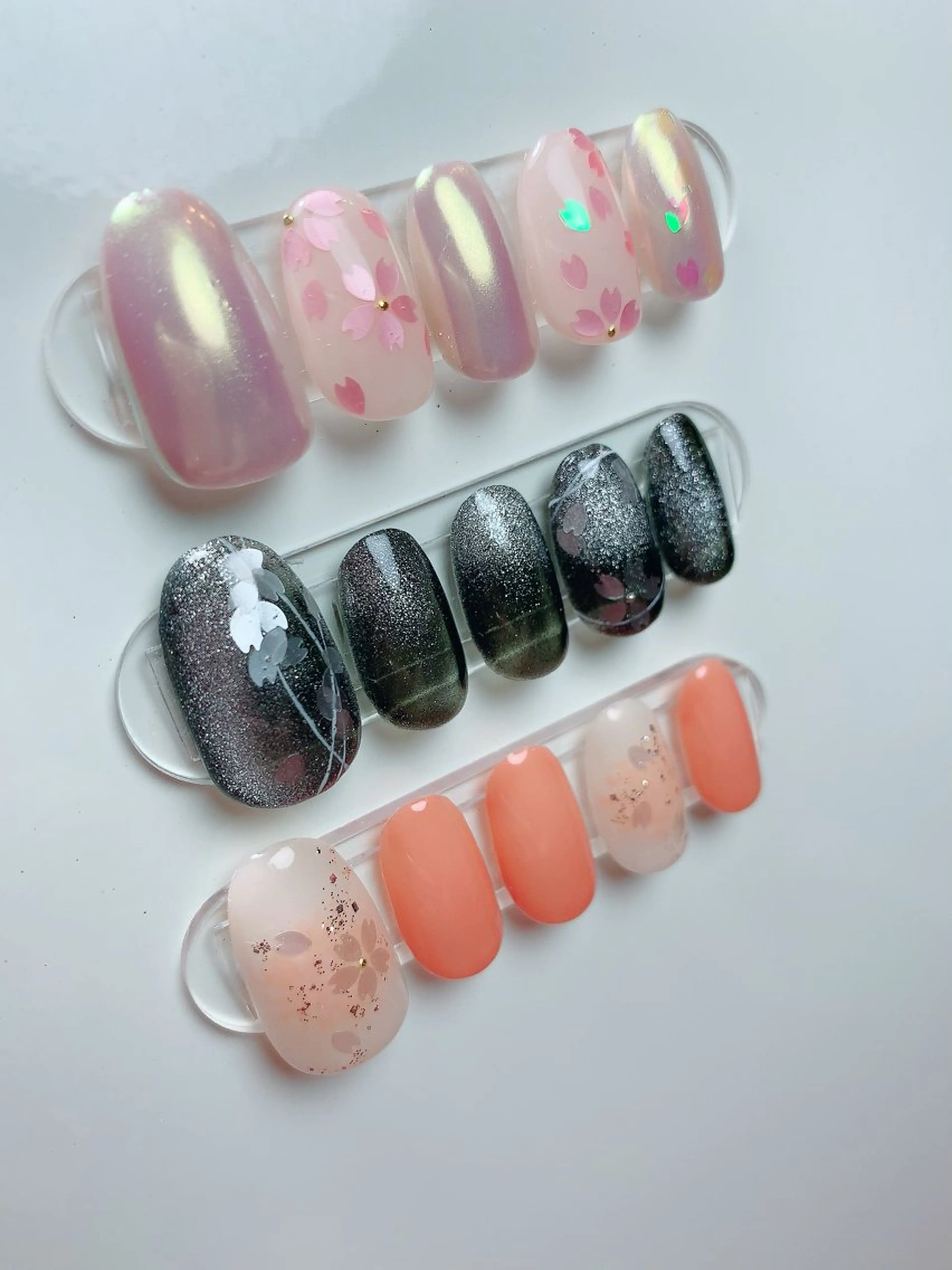 ネイル オーロラネイル チークネイル 桜ネイル マグネットネイル ミラーネイル Nail Salon R.N アールドットエヌ所属・R.N アールドットエヌのネイルデザイン