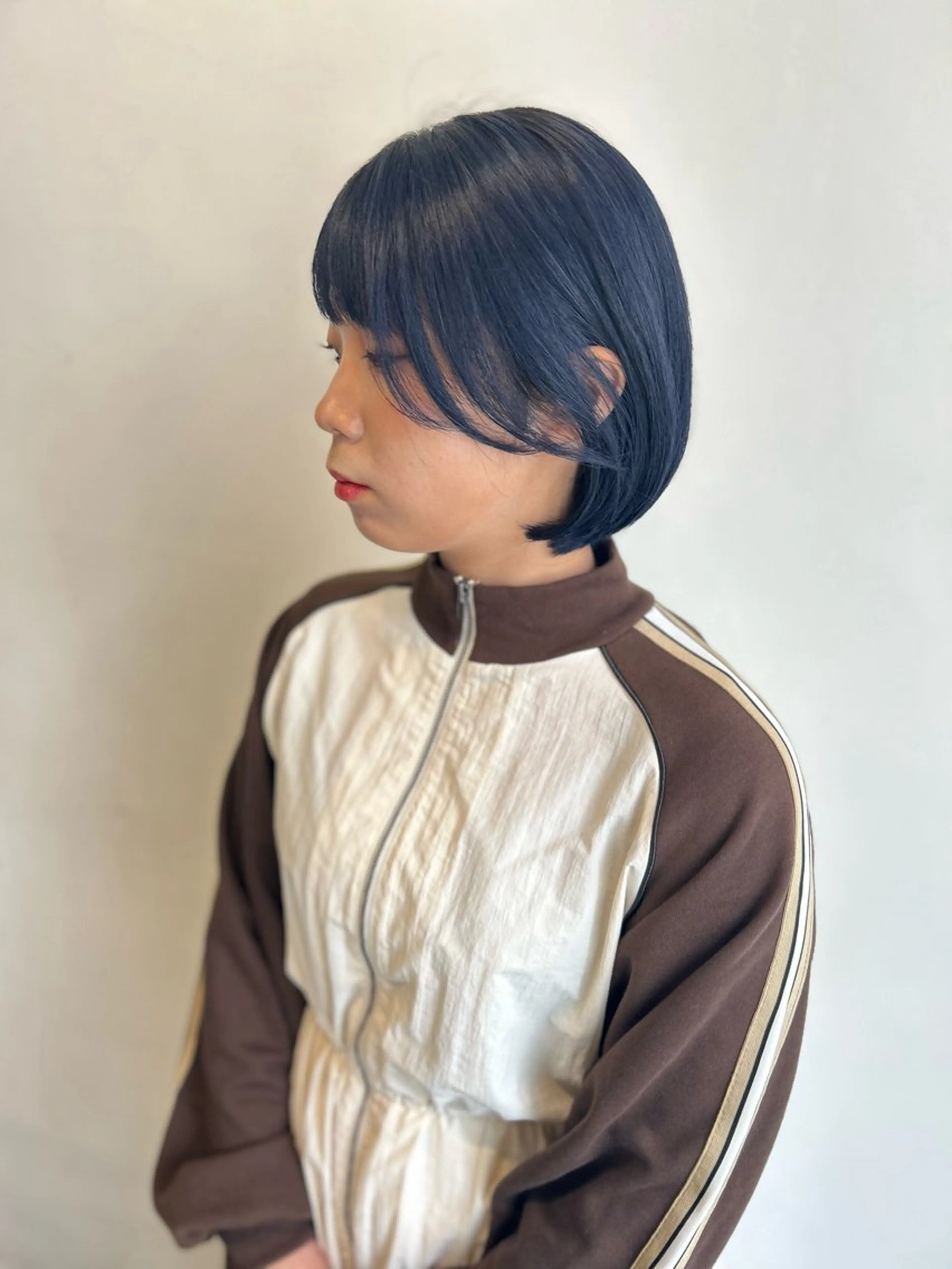 ショート カラー 黒髪 ブリーチ ブルーカラー ブルーブラック ネイビーカラー カット ヘアカラー トリートメント 韓国レイヤー/ハイ トーン/優太のヘアスタイル