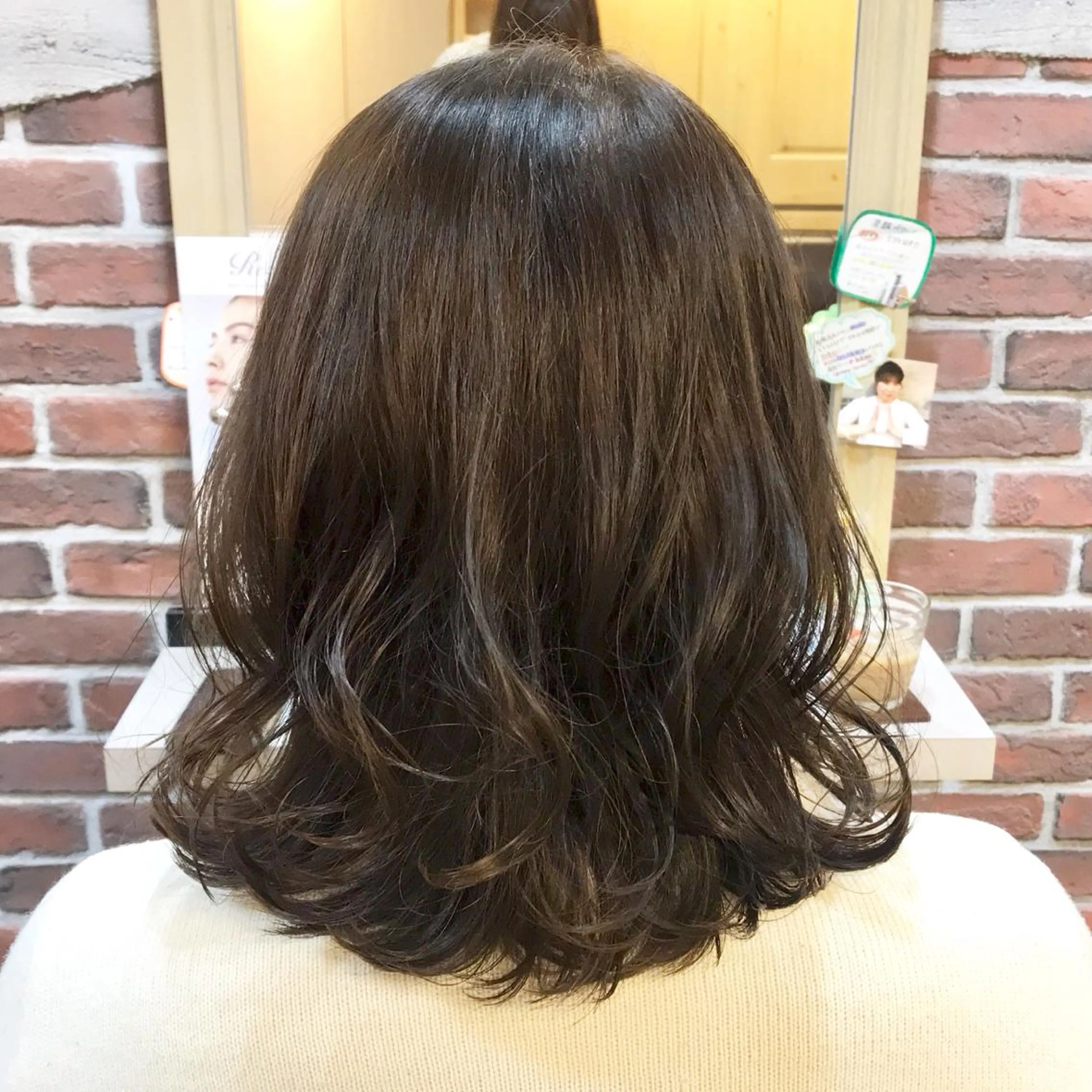 ミディアム レイヤーカット/ 根本瑠実のヘアスタイル