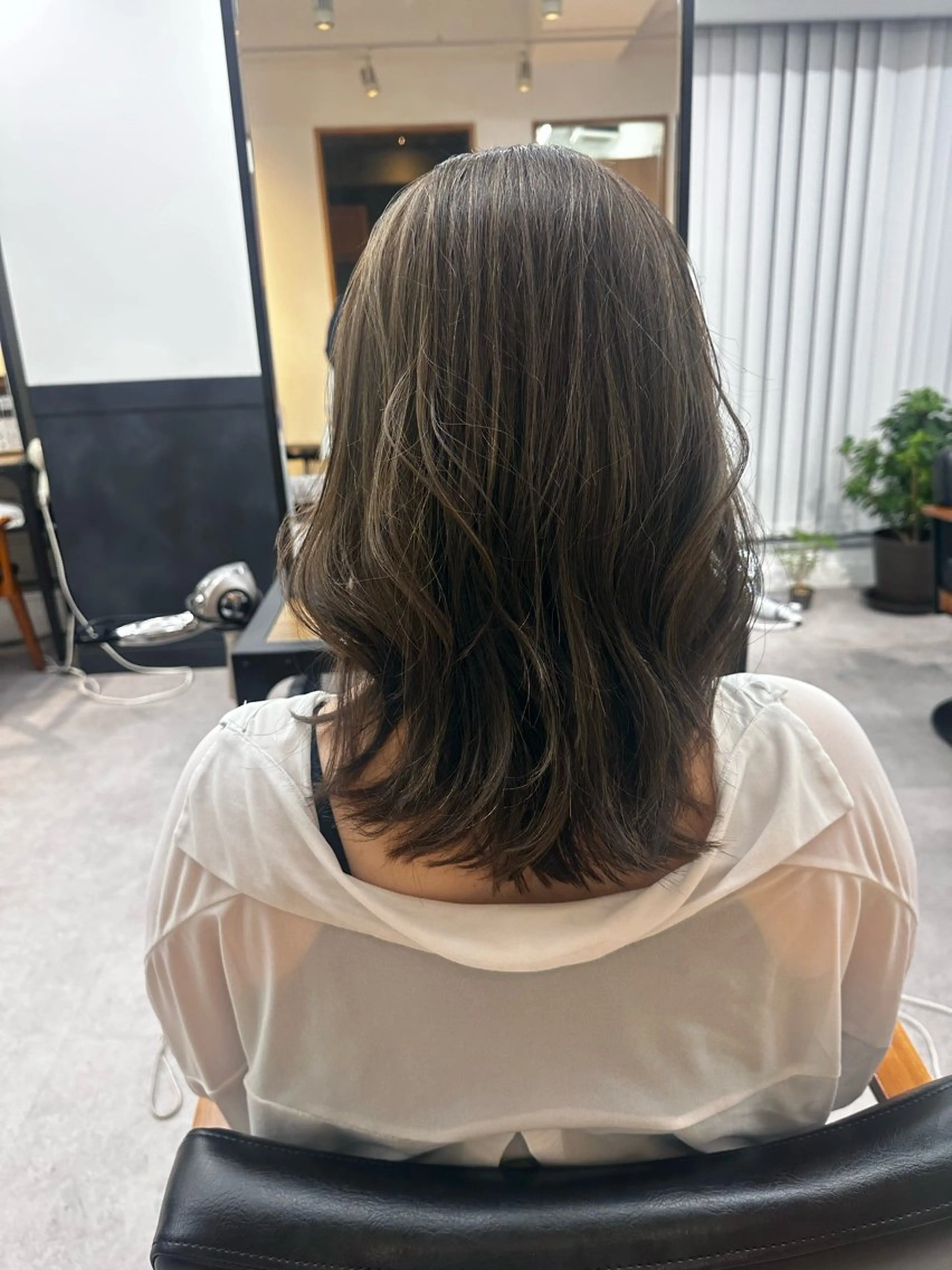ミディアム カラー パーマ ヘアアレンジ メンズ キッズ レイヤーカット／顔周 りカット/縮毛矯正のヘアスタイル