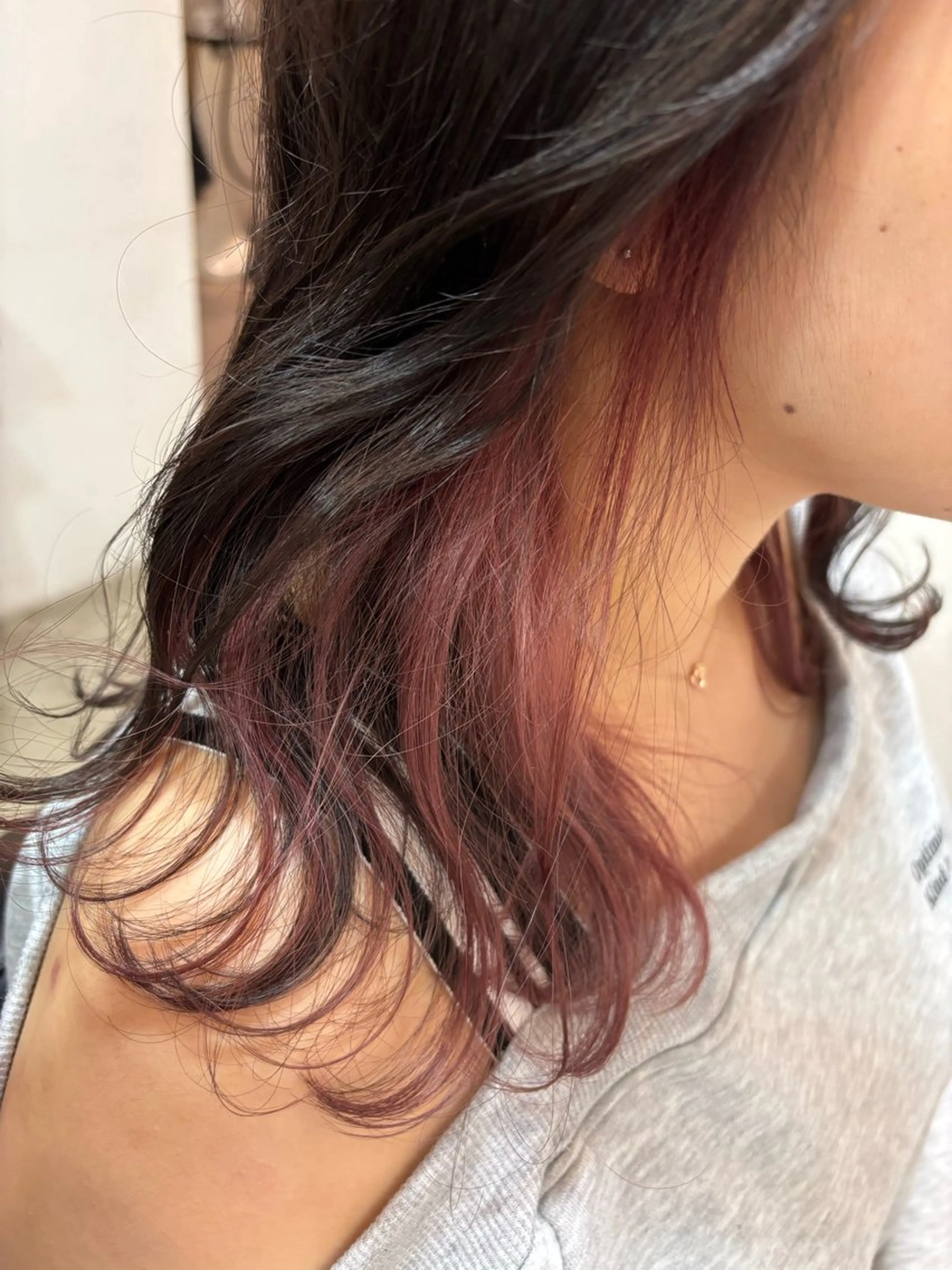 ミディアム イナイ ハルカのヘアスタイル