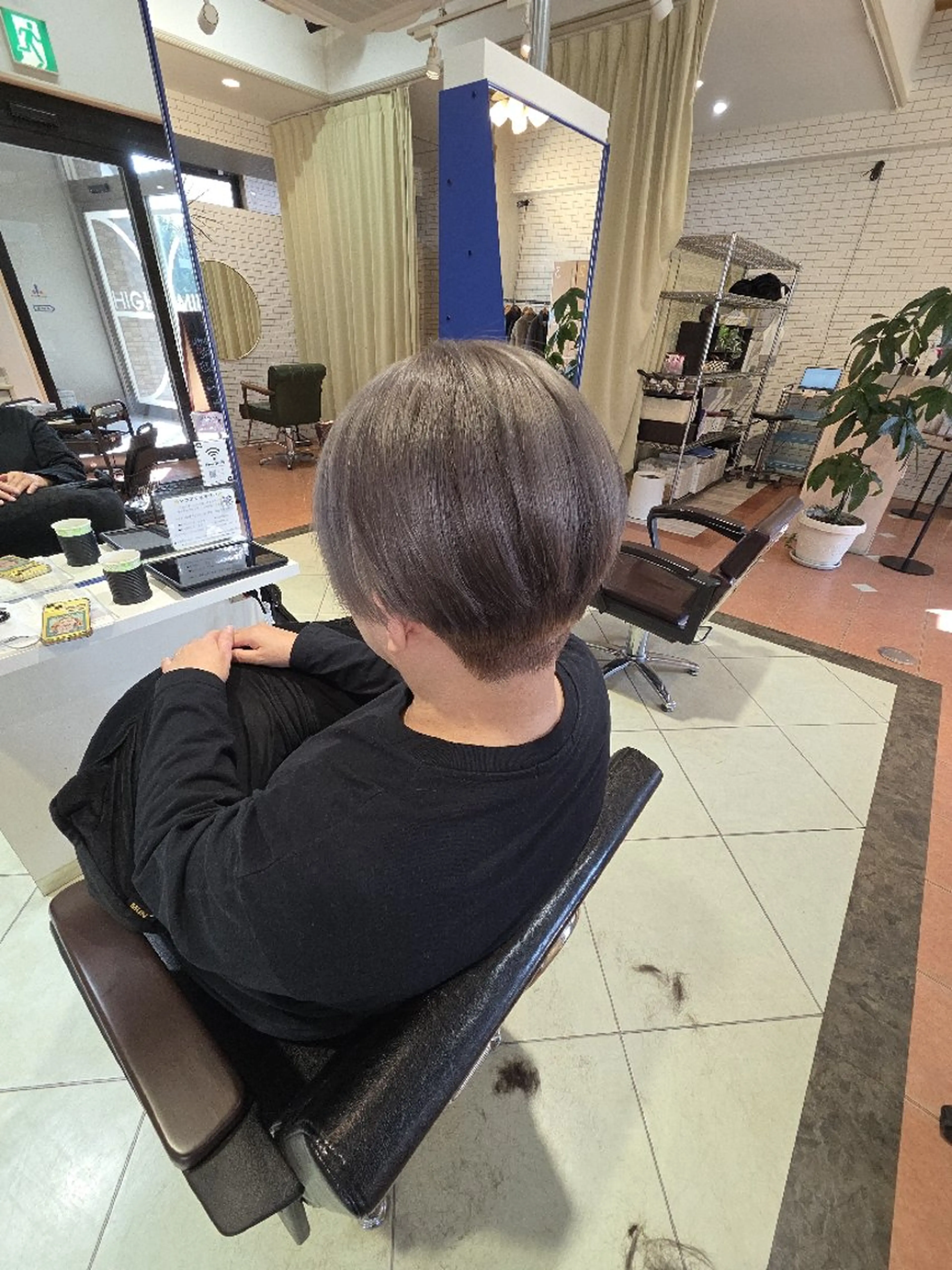 ショート ヘアカラー トリートメント 武鹿野 光江のヘアスタイル