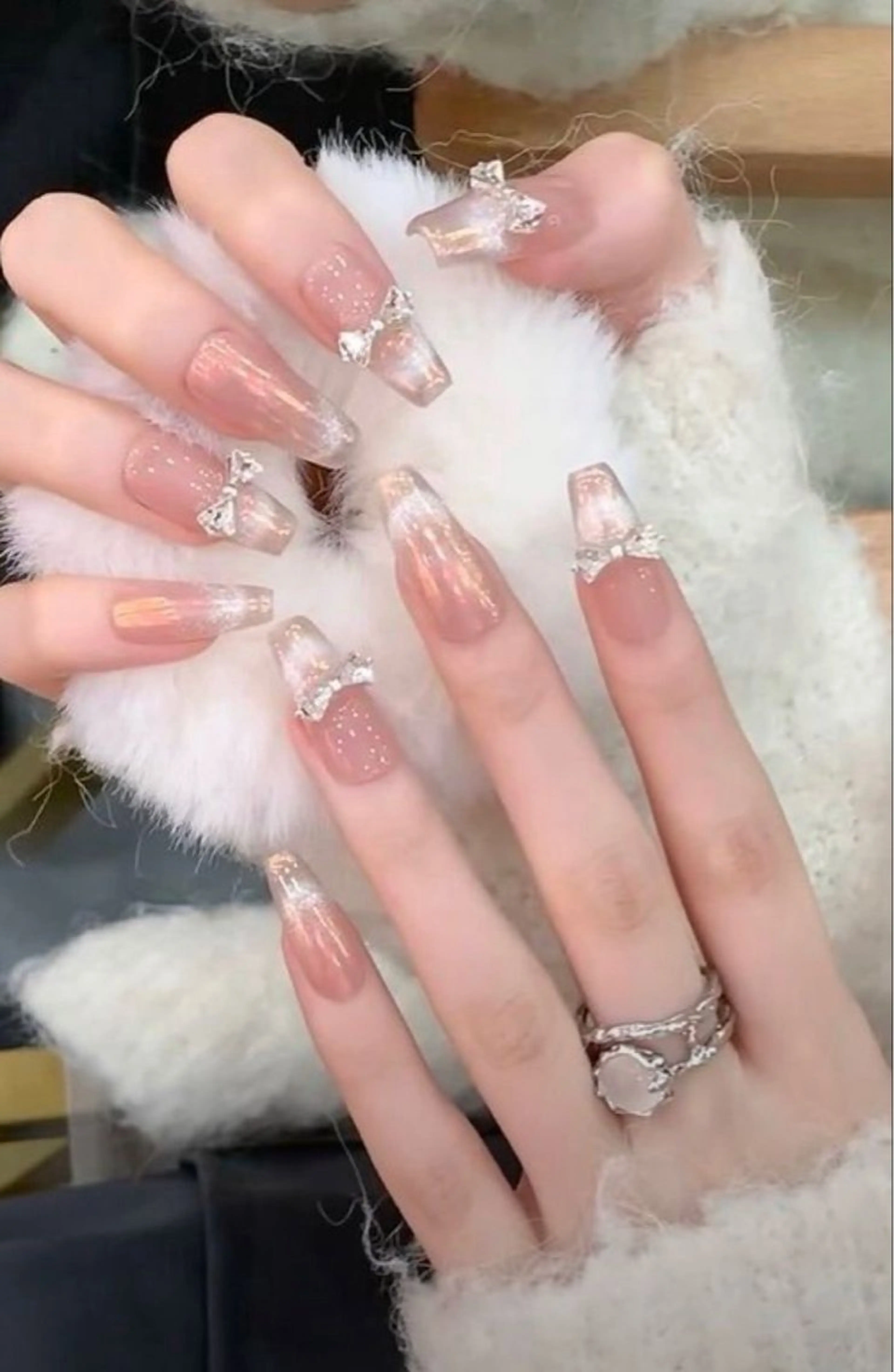 カラー グラデーションカラー ピンクカラー ハンドネイル AIN Nailのネイルデザイン