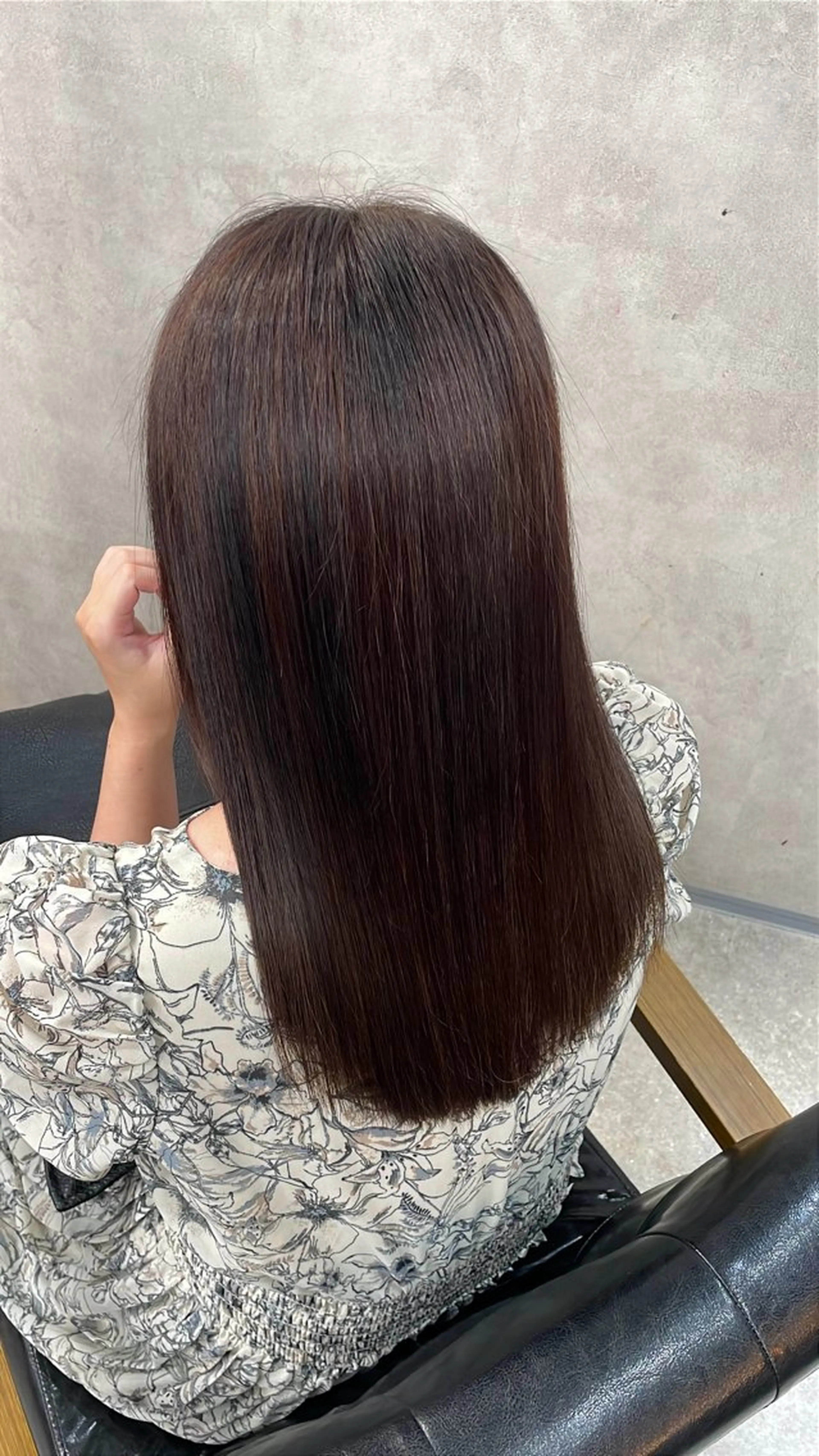 セミロング カラー 荒川 桃花のヘアスタイル