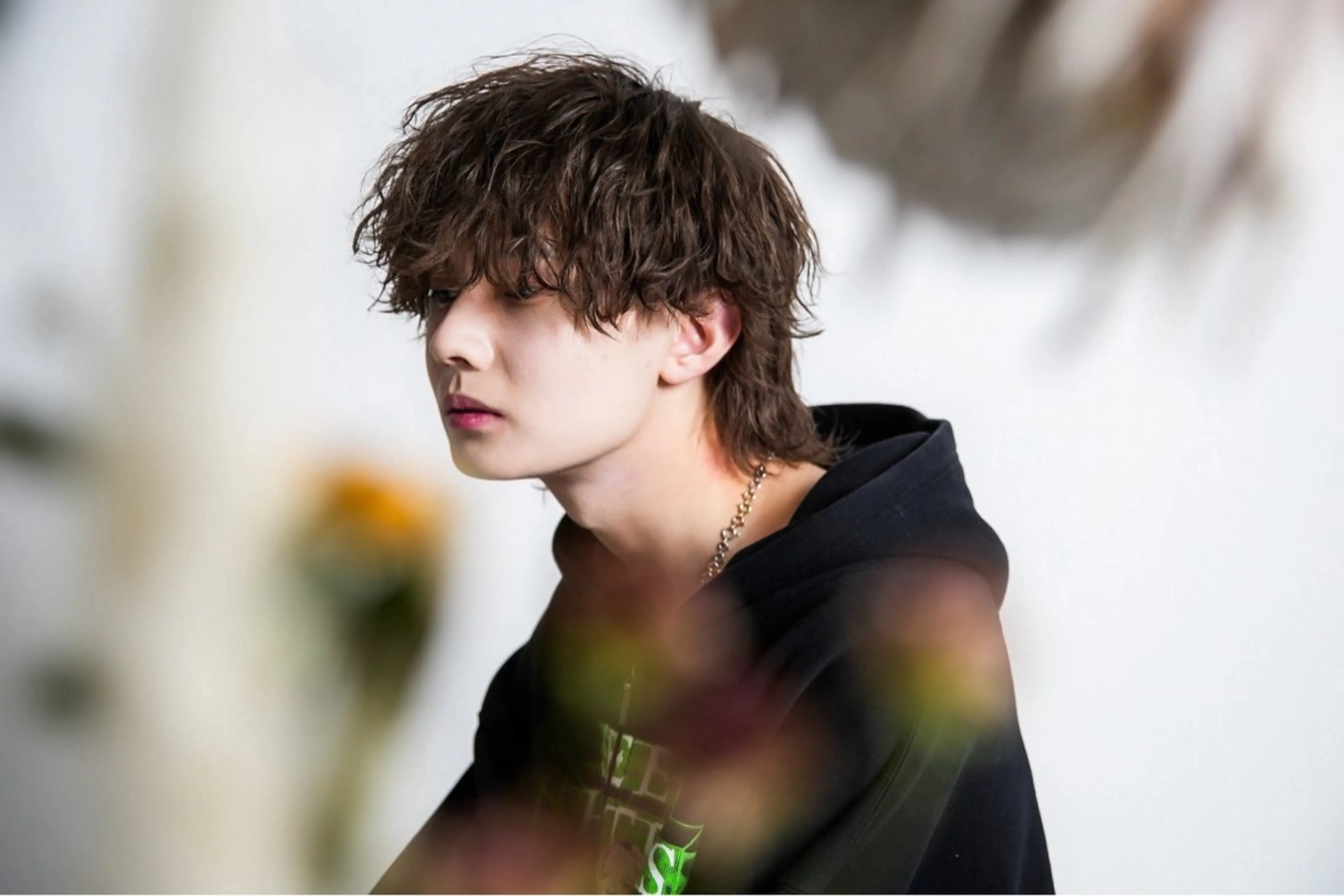 ミディアム パーマ メンズ メンズウルフカット くびれヘア ウルフカット ハイトーン/メンズマ ッシュ/KYOHEIのヘアスタイル