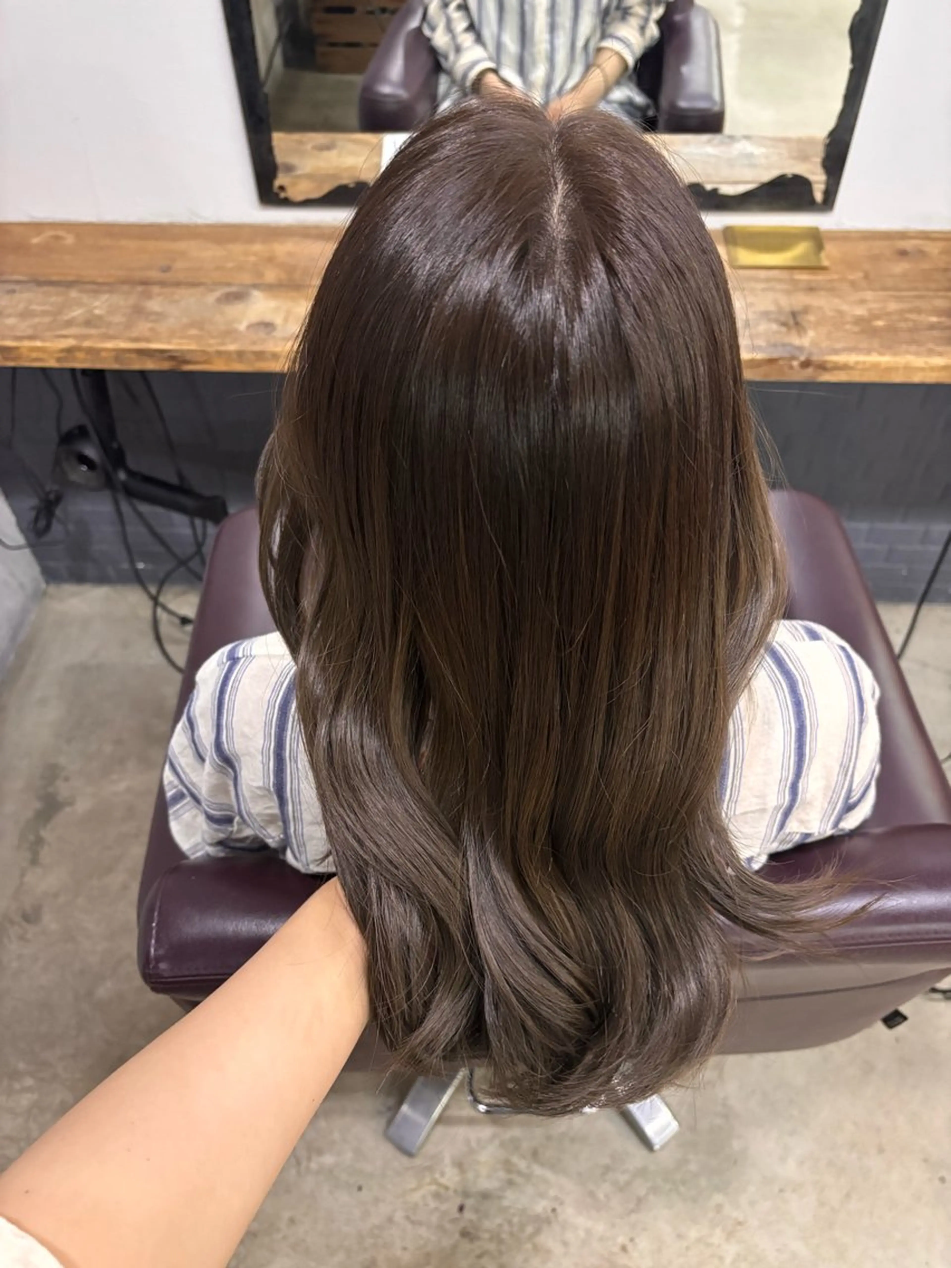 ミディアム カラー ブリーチ グレージュ loty すずなのヘアスタイル