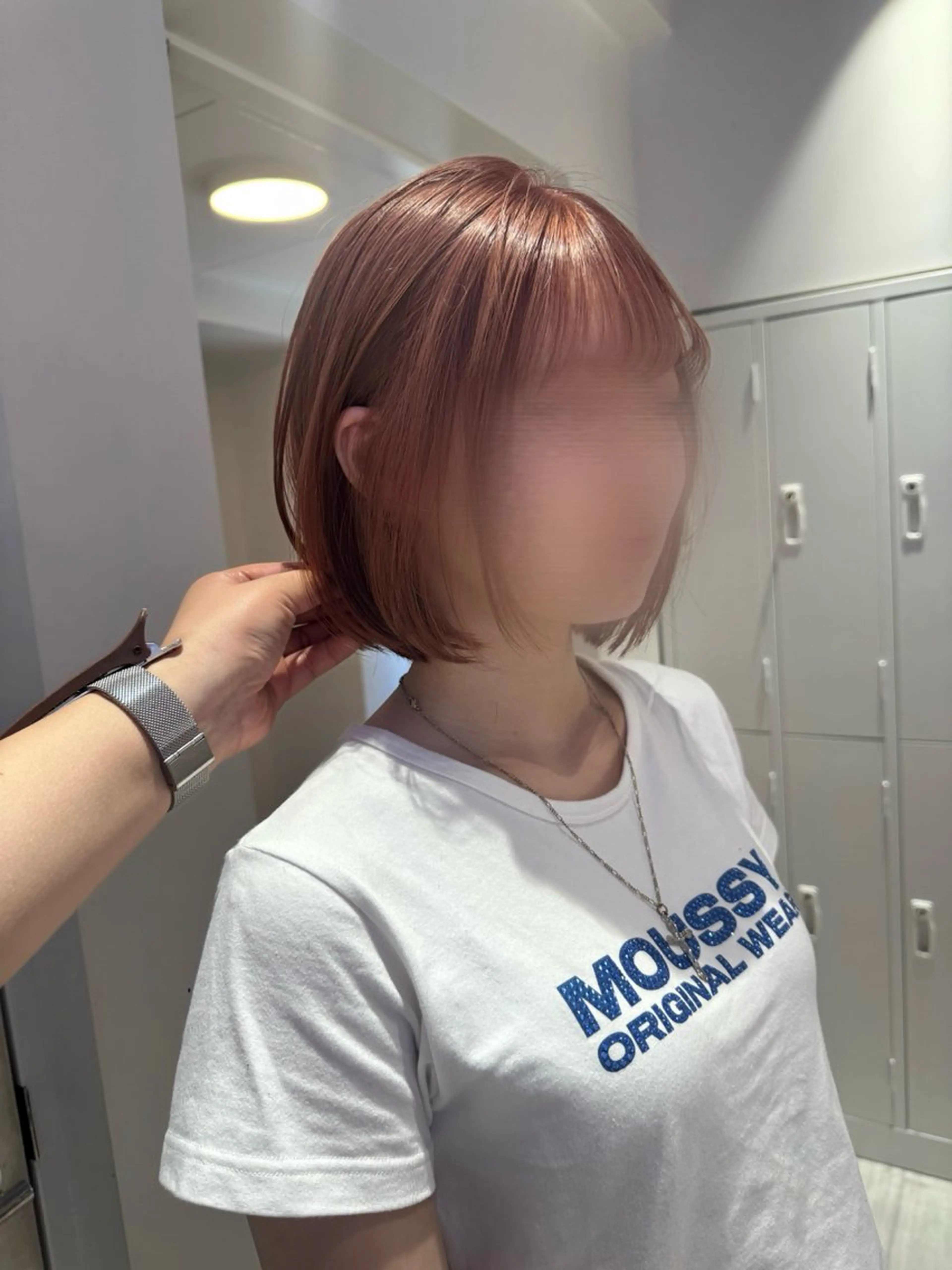 ロング カラー ベージュカラー ブリーチ ピンクカラー ピンクベージュ カット ヘアカラー トリートメント Ami/艶カラー/ レイヤー/ハイトーンのヘアスタイル